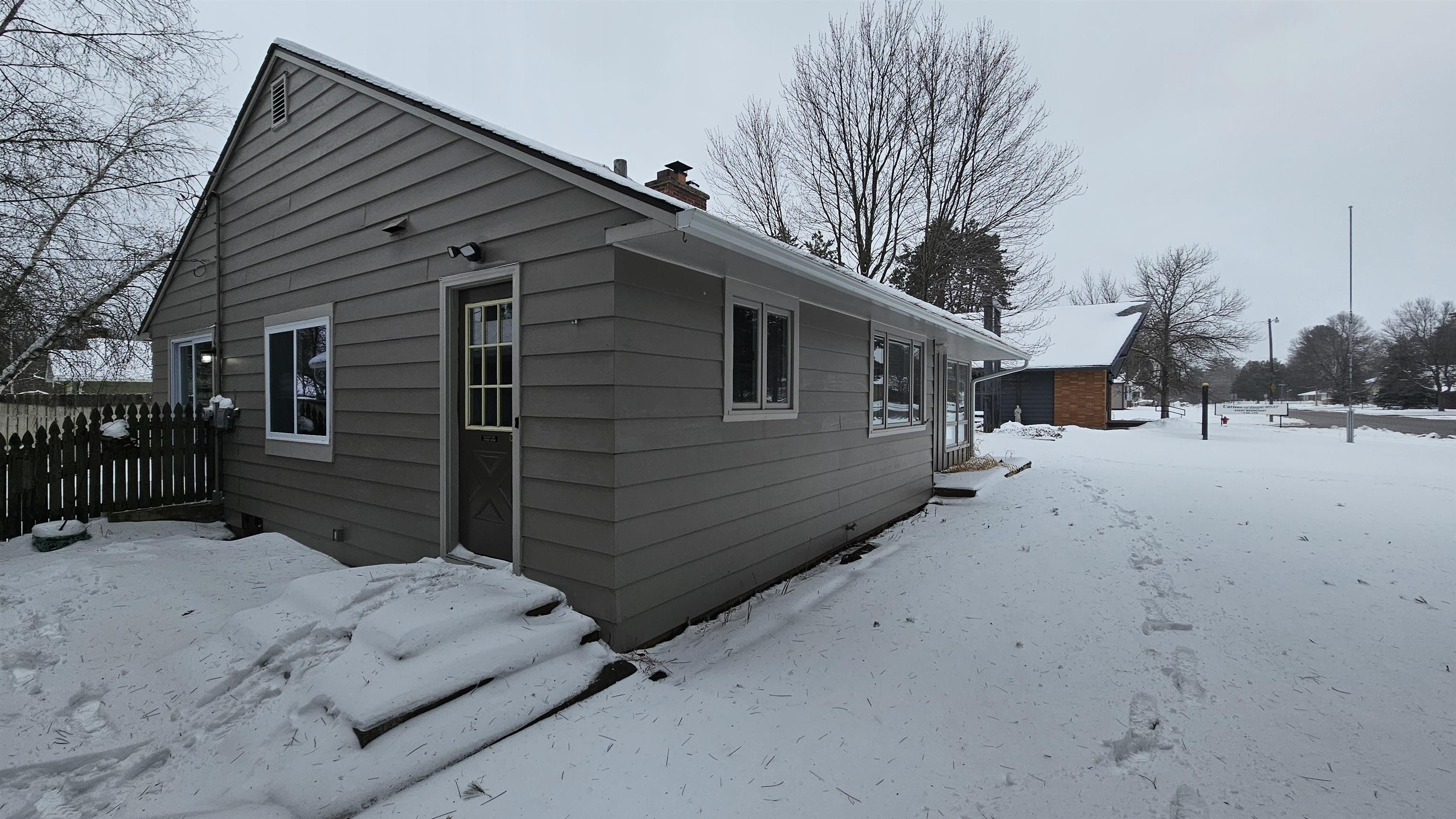 112 N SILVER LAKE ROAD, Eagle River, Wisconsin 54521, 3 Bedrooms Bedrooms, ,1 BathroomBathrooms,Residential,For Sale,112 N SILVER LAKE ROAD,22501223