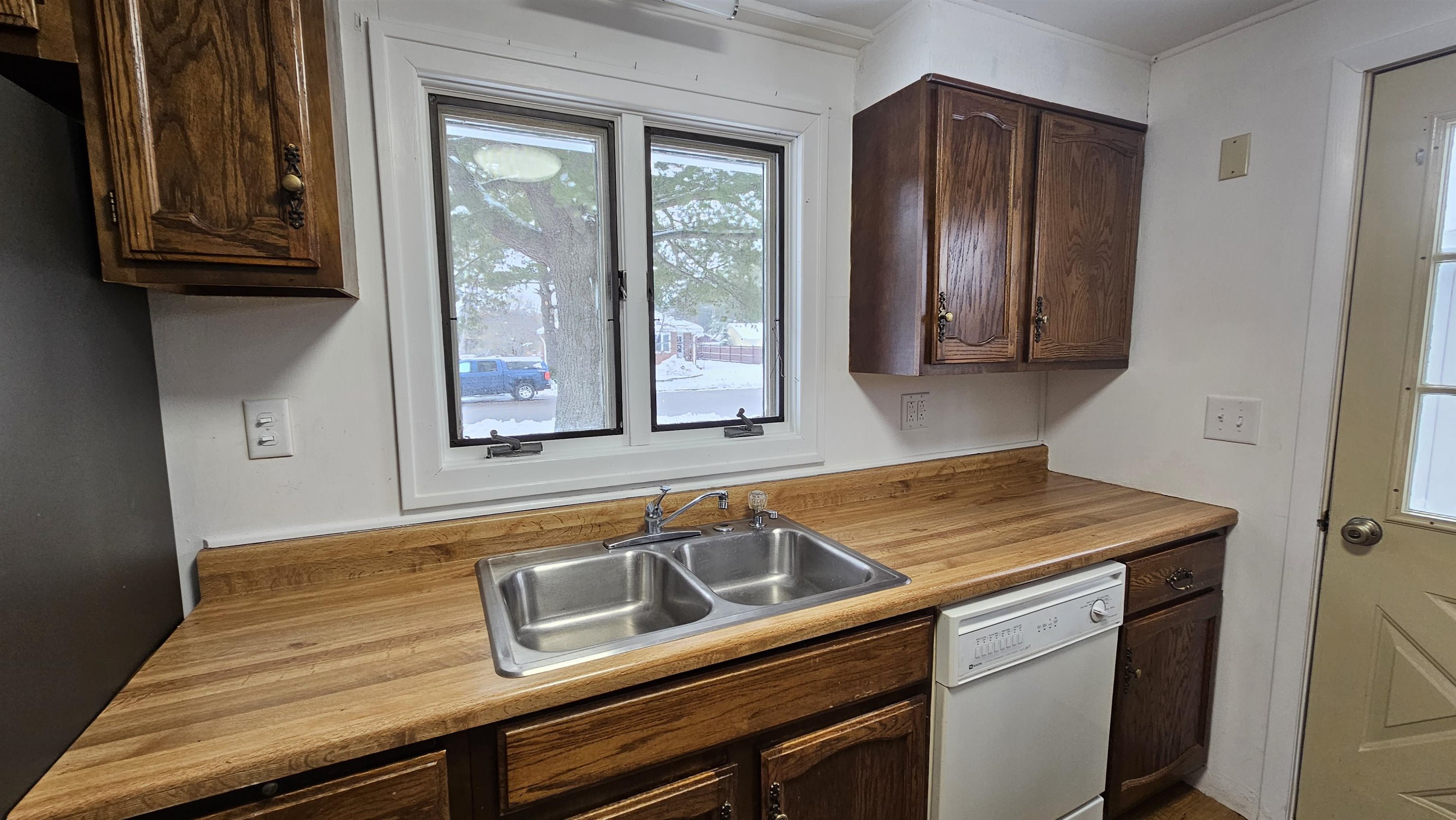 112 N SILVER LAKE ROAD, Eagle River, Wisconsin 54521, 3 Bedrooms Bedrooms, ,1 BathroomBathrooms,Residential,For Sale,112 N SILVER LAKE ROAD,22501223