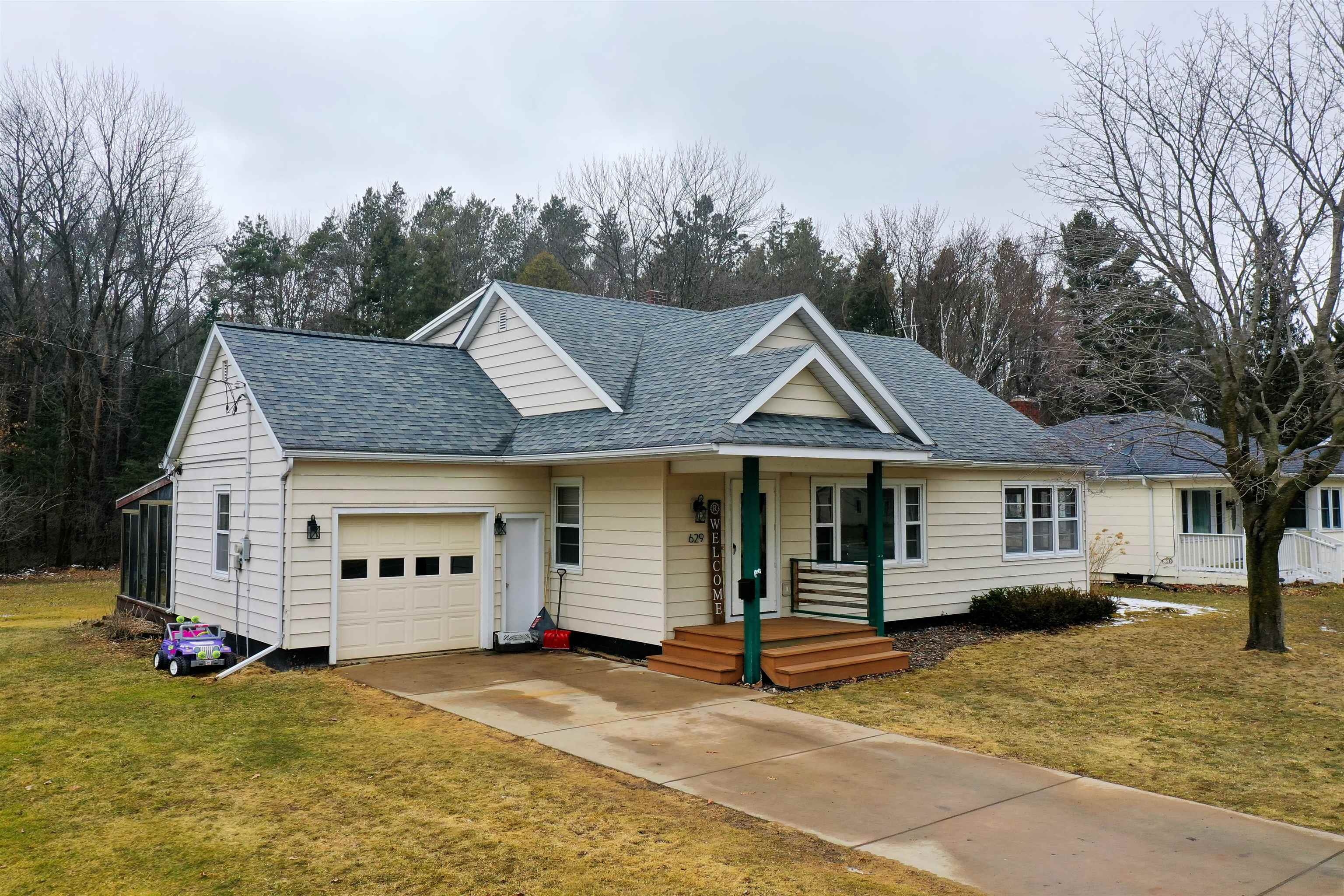 629 S GIBSON STREET, Medford, Wisconsin 54451, 4 Bedrooms Bedrooms, ,1 BathroomBathrooms,Residential,For Sale,629 S GIBSON STREET,22501229