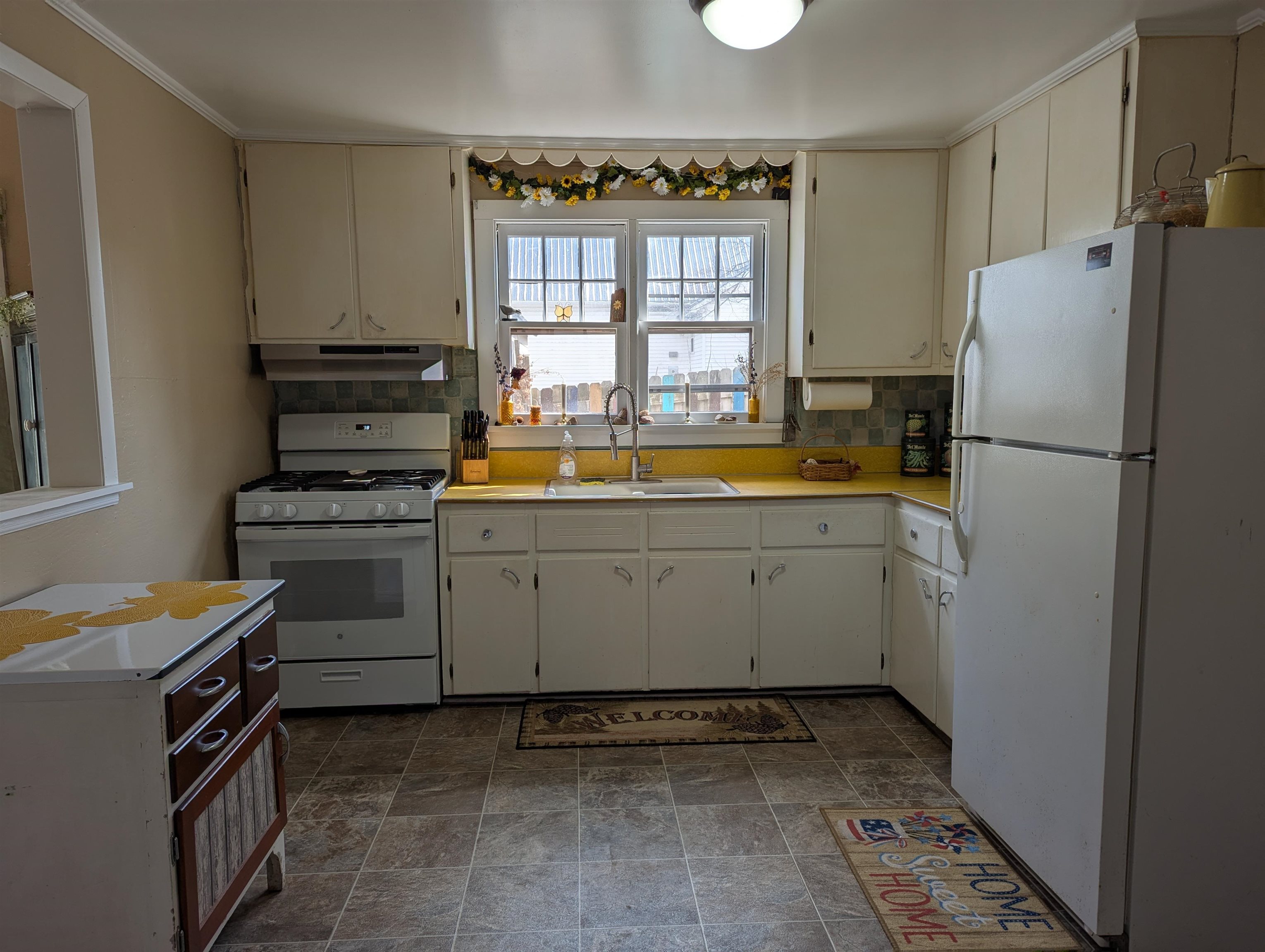 829 1ST AVENUE, Park Falls, Wisconsin 54552, 2 Bedrooms Bedrooms, ,1 BathroomBathrooms,Residential,For Sale,829 1ST AVENUE,22501387