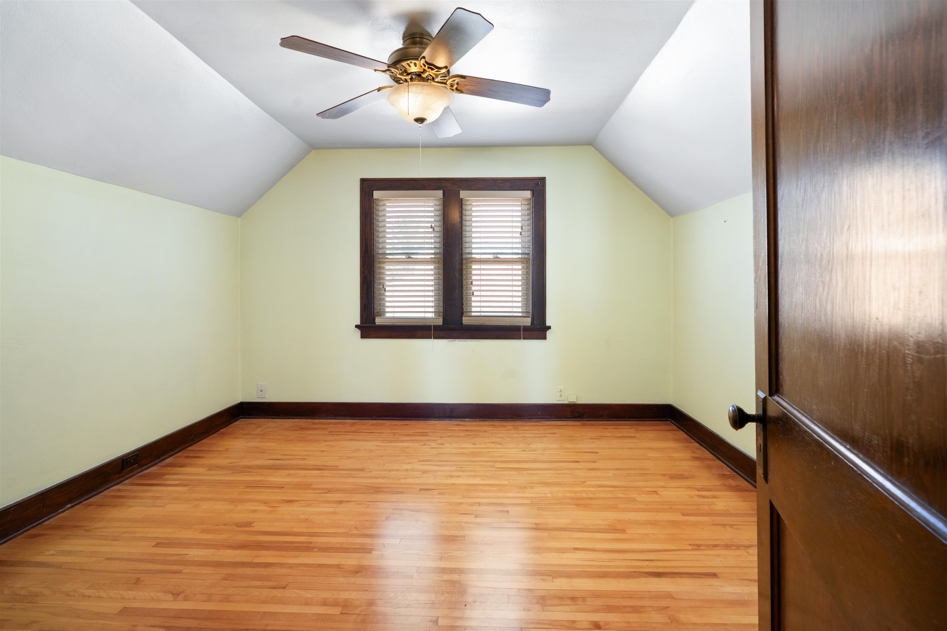 733 ILLINOIS AVENUE, Stevens Point, Wisconsin 54481, 3 Bedrooms Bedrooms, ,1 BathroomBathrooms,Residential,For Sale,733 ILLINOIS AVENUE,22501449