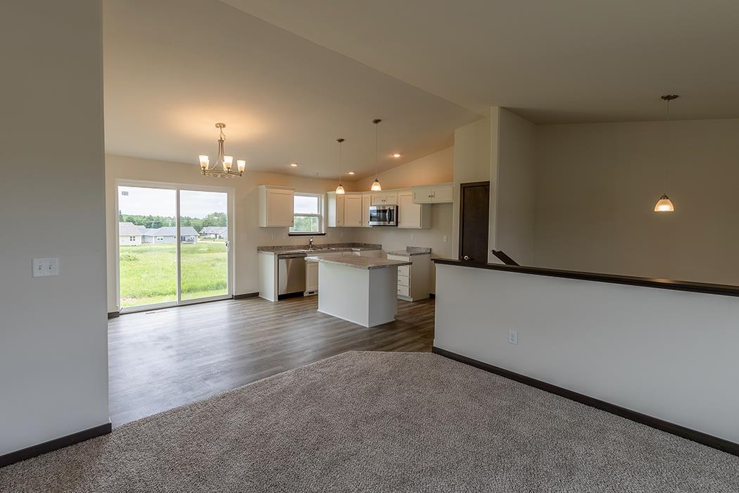 2104 S COTTONWOOD AVENUE, Marshfield, Wisconsin 54449, 3 Bedrooms Bedrooms, ,2 BathroomsBathrooms,Residential,For Sale,2104 S COTTONWOOD AVENUE,22501480