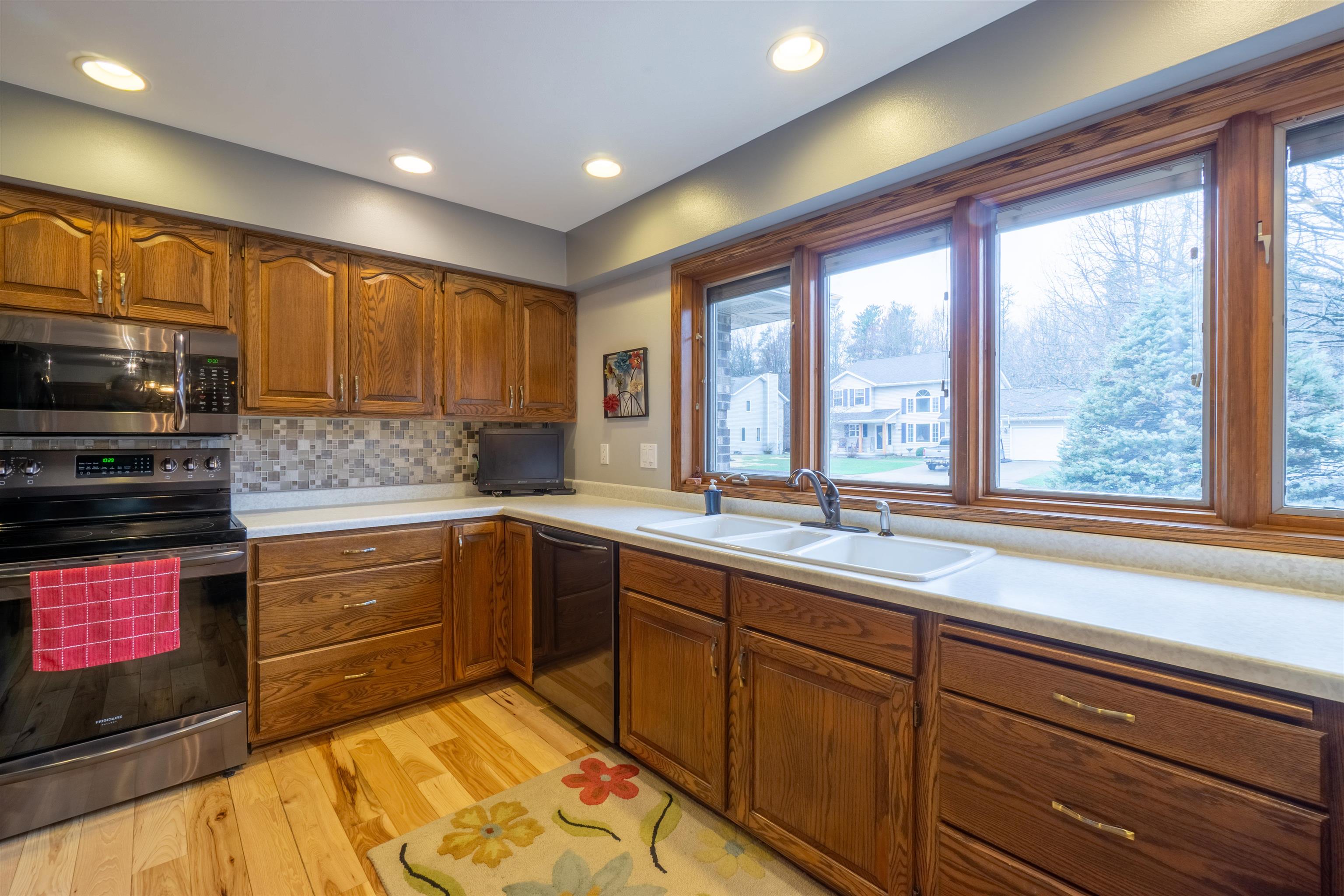 1203 LEMKE AVENUE, Rothschild, Wisconsin 54474, 3 Bedrooms Bedrooms, ,3 BathroomsBathrooms,Residential,For Sale,1203 LEMKE AVENUE,22501481