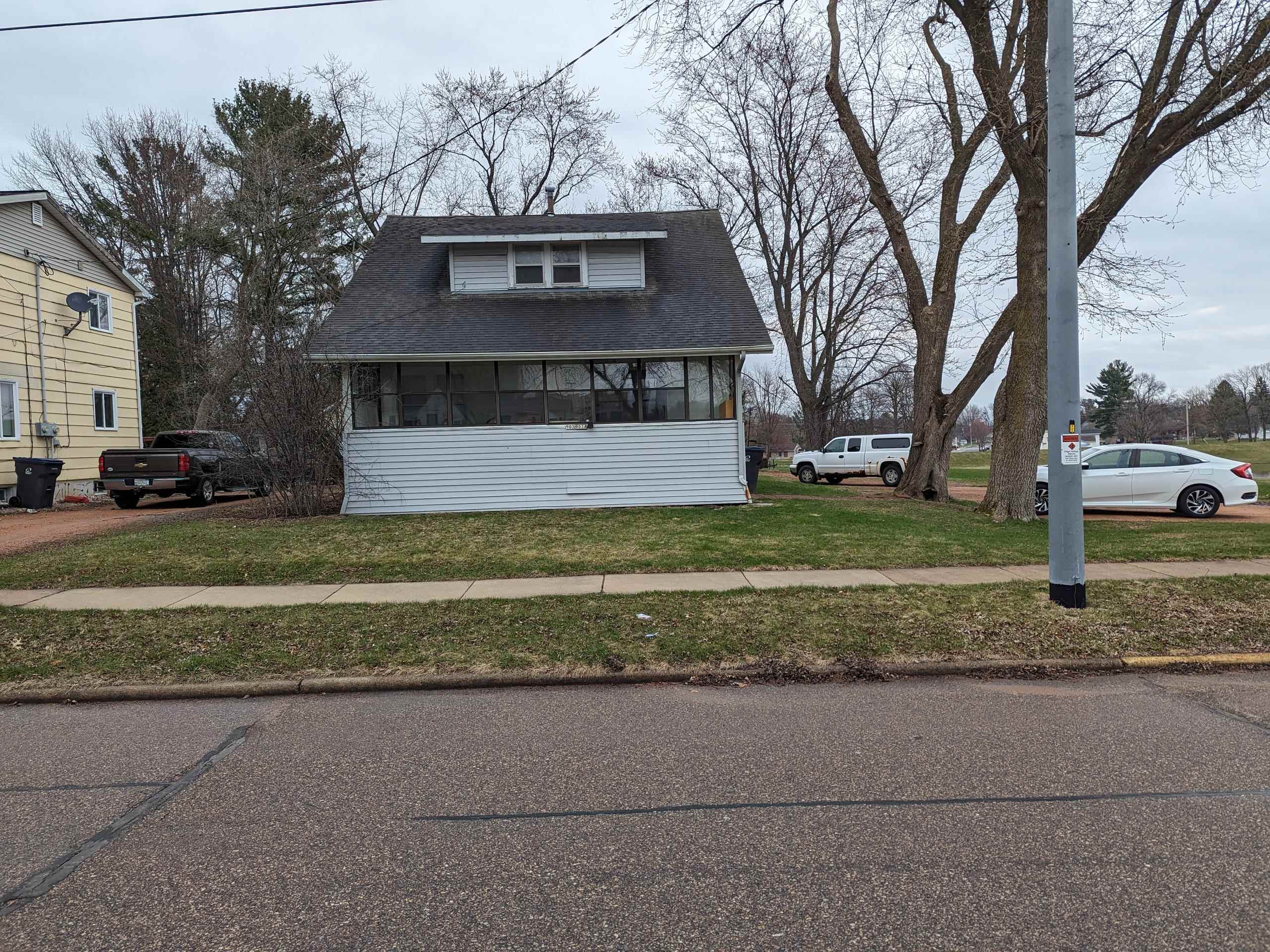 903 N WALNUT AVENUE, Marshfield, Wisconsin 54449, 2 Bedrooms Bedrooms, 4 Rooms Rooms,1 BathroomBathrooms,Multi-family,For Sale,903 N WALNUT AVENUE,22501502