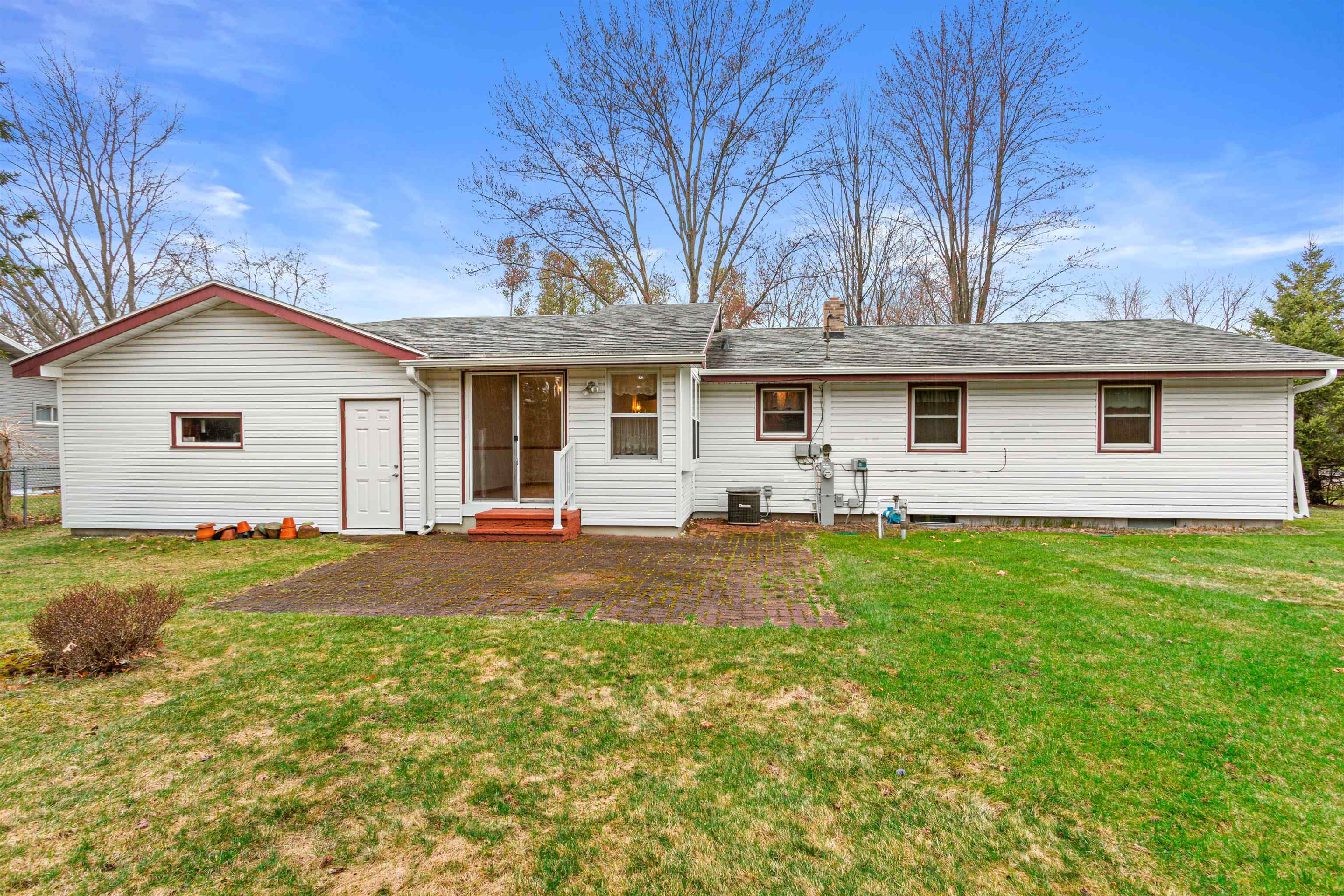 2430 WASHINGTON AVENUE, Plover, Wisconsin 54467, 3 Bedrooms Bedrooms, ,2 BathroomsBathrooms,Residential,For Sale,2430 WASHINGTON AVENUE,22501544