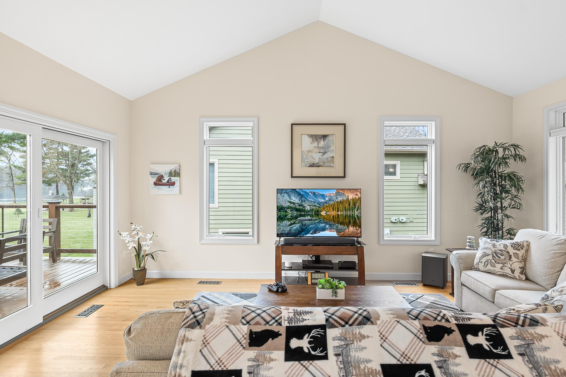 670 PRIVATE BEACH TRAIL, Wisconsin Rapids, Wisconsin 54494, 3 Bedrooms Bedrooms, 14 Rooms Rooms,2 BathroomsBathrooms,Residential,For Sale,670 PRIVATE BEACH TRAIL,22501547