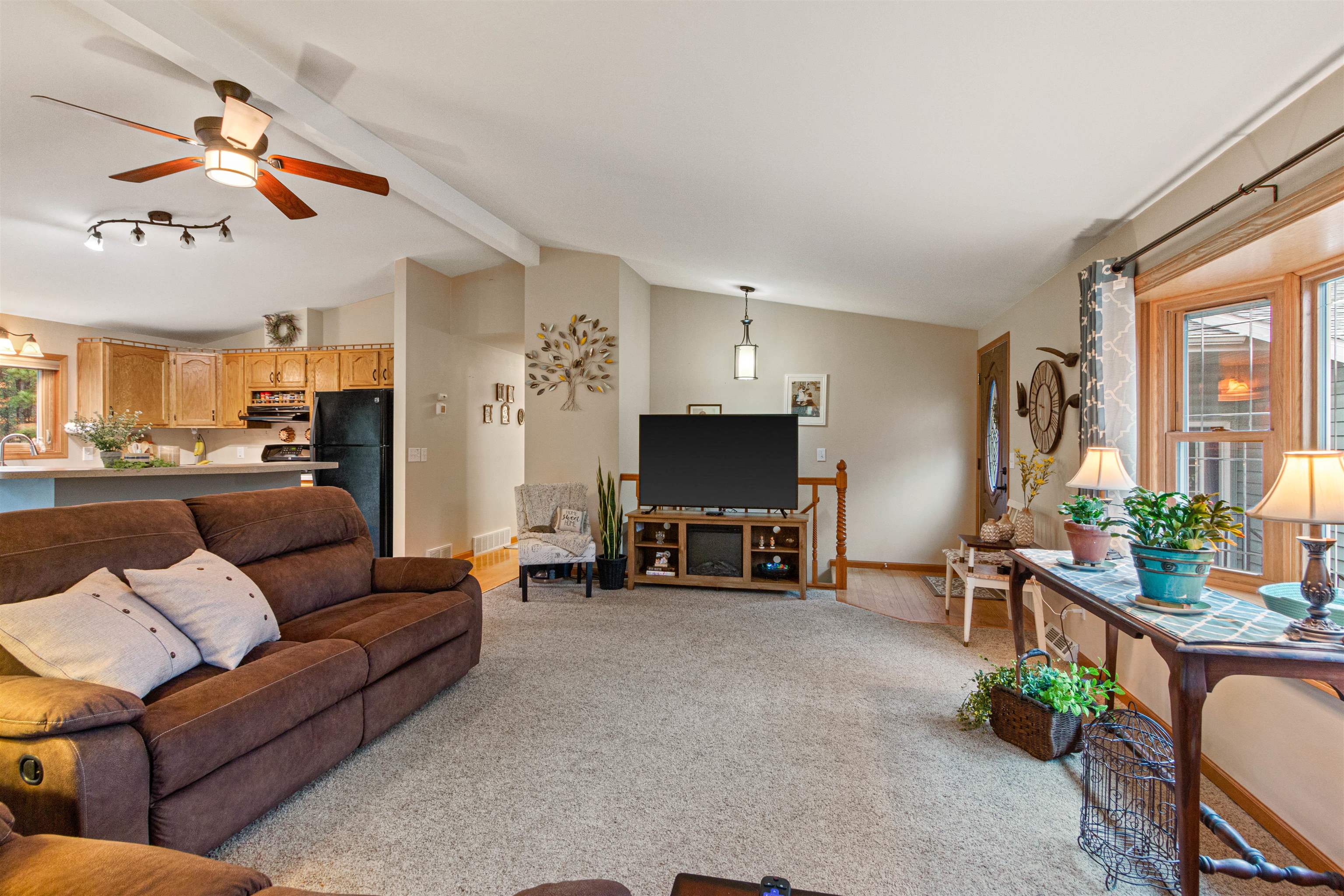 1195 BLUE RIDGE LANE, Wisconsin Rapids, Wisconsin 54494, 4 Bedrooms Bedrooms, ,3 BathroomsBathrooms,Residential,For Sale,1195 BLUE RIDGE LANE,22501575