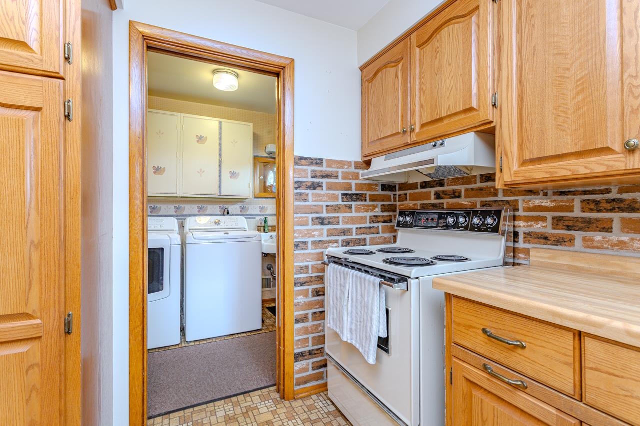1014 HOLUB STREET, Wausau, Wisconsin 54401-9999, 3 Bedrooms Bedrooms, ,2 BathroomsBathrooms,Residential,For Sale,1014 HOLUB STREET,22501591