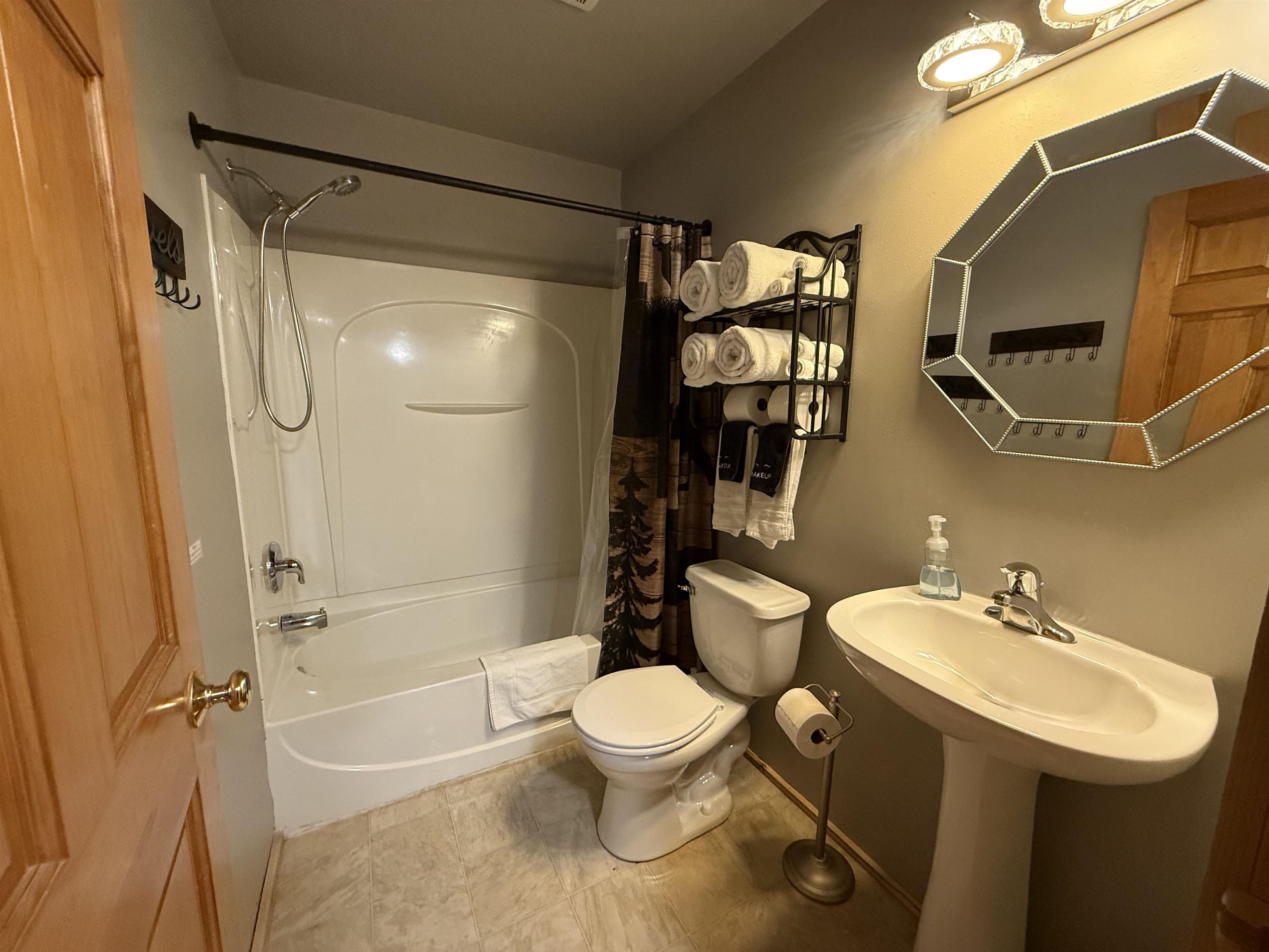 475 Overlook Court, Warrens, Wisconsin 54666, 3 Bedrooms Bedrooms, ,2 BathroomsBathrooms,Multi-family,For Sale,475 Overlook Court,22501598