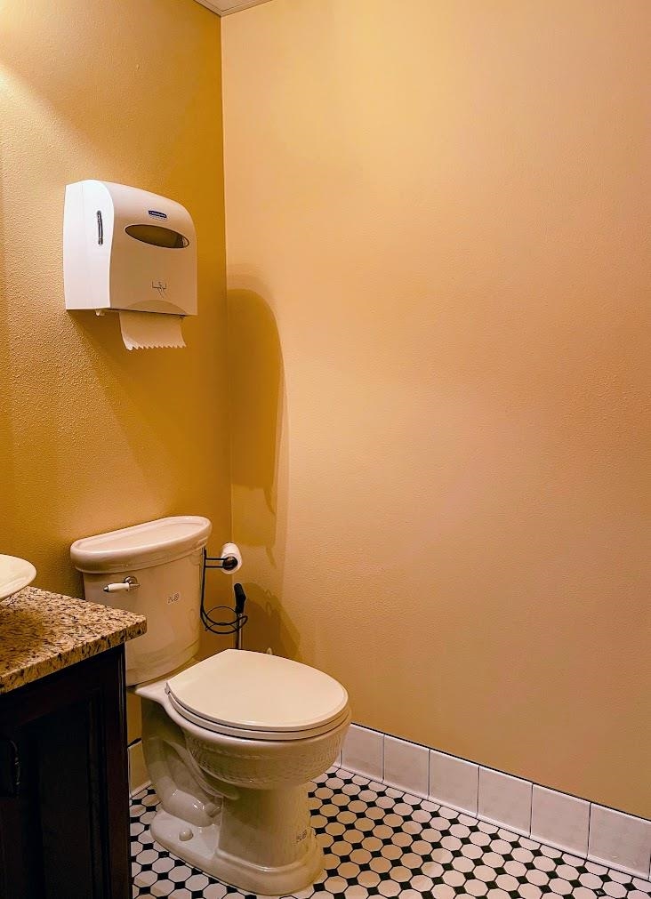 222 S CENTRAL AVENUE, Marshfield, Wisconsin 54449, ,Commercial/industrial,For Sale,222 S CENTRAL AVENUE,22501621