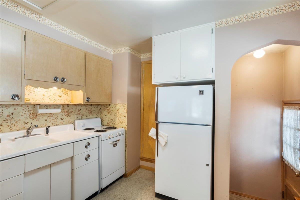 801 W MC MILLAN STREET, Marshfield, Wisconsin 54449, 5 Bedrooms Bedrooms, ,3 BathroomsBathrooms,Residential,For Sale,801 W MC MILLAN STREET,22501624