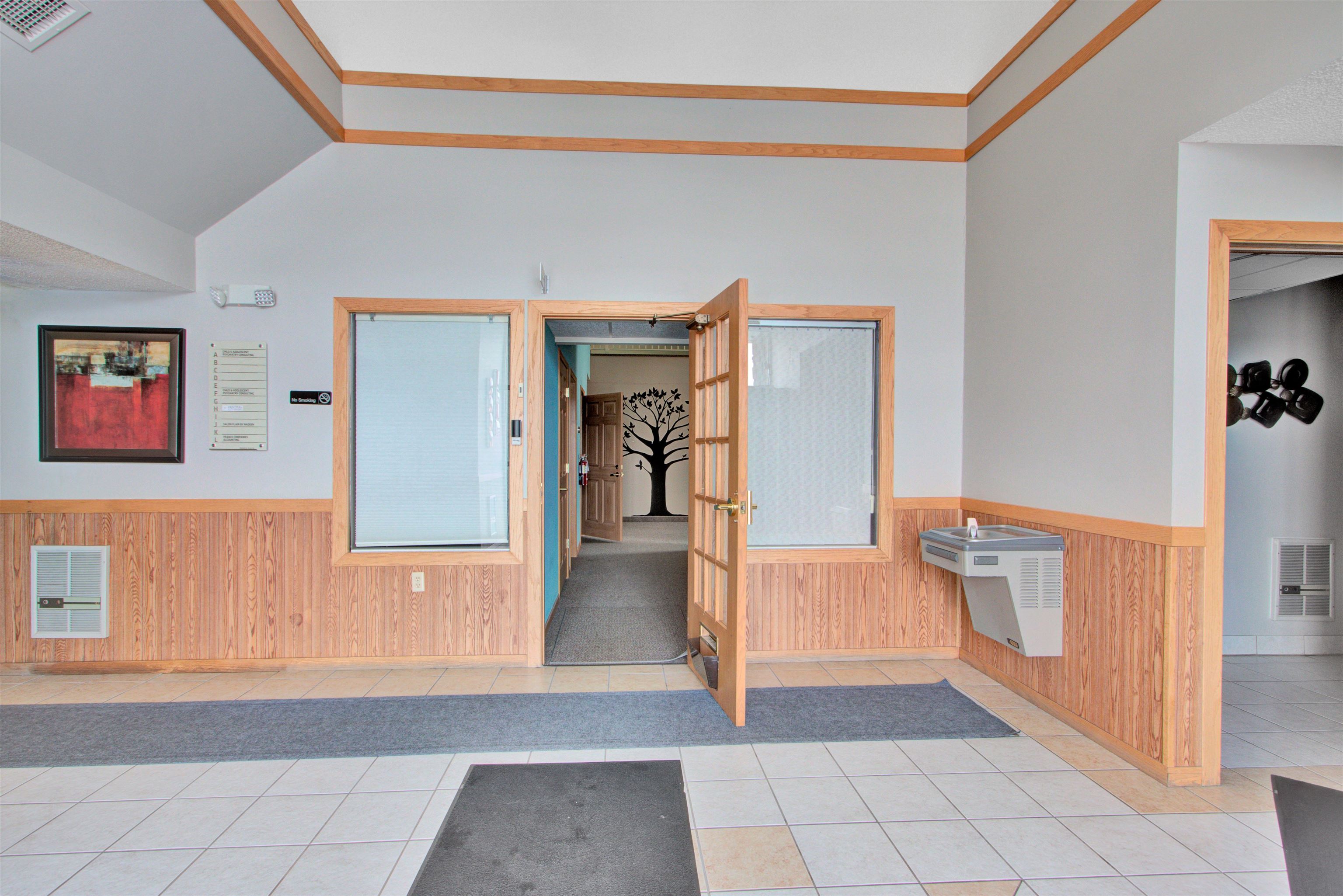 2001 S CENTRAL AVENUE, Marshfield, Wisconsin 54449, ,Commercial/industrial,For Rent,2001 S CENTRAL AVENUE,22501628