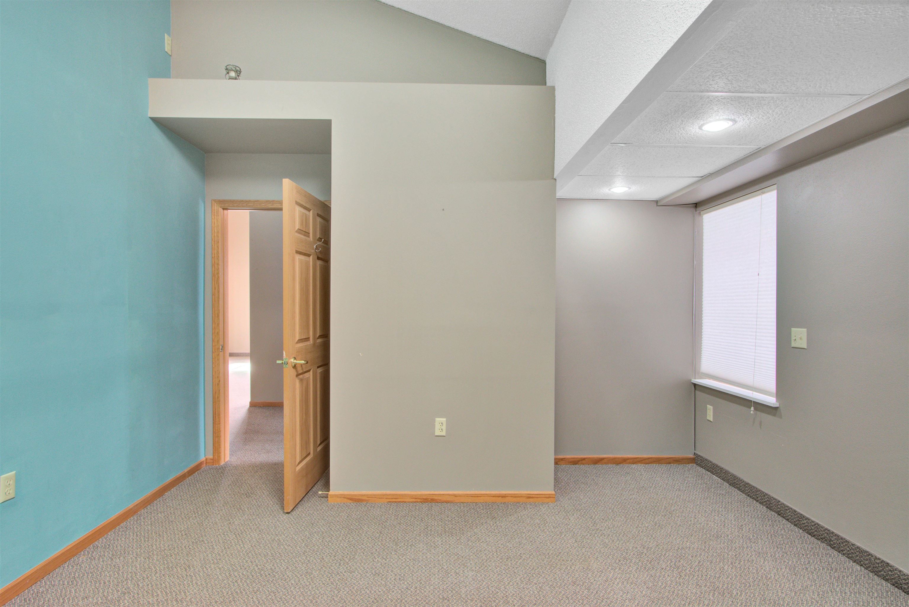 2001 S CENTRAL AVENUE, Marshfield, Wisconsin 54449, ,Commercial/industrial,For Rent,2001 S CENTRAL AVENUE,22501628