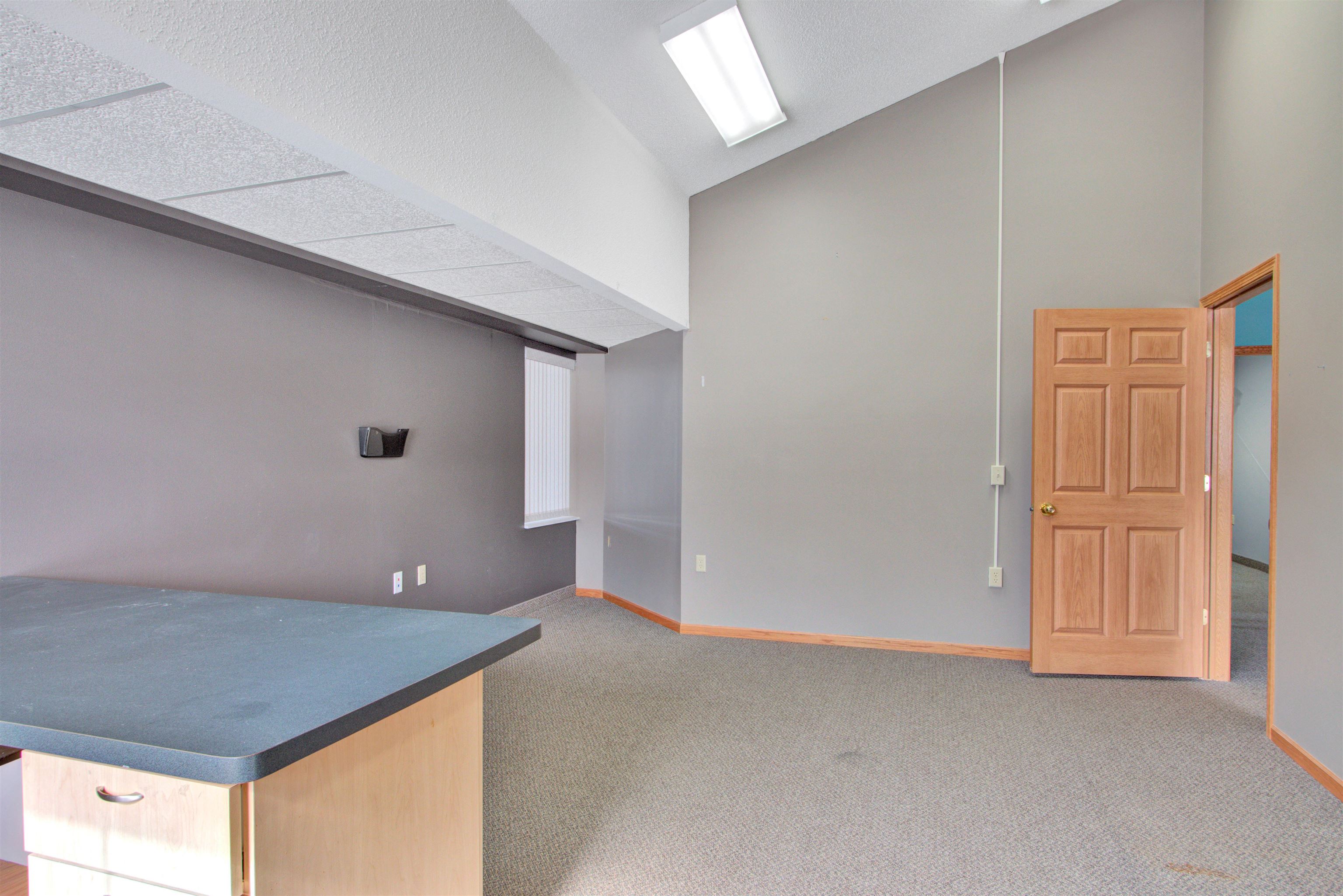 2001 S CENTRAL AVENUE, Marshfield, Wisconsin 54449, ,Commercial/industrial,For Rent,2001 S CENTRAL AVENUE,22501628