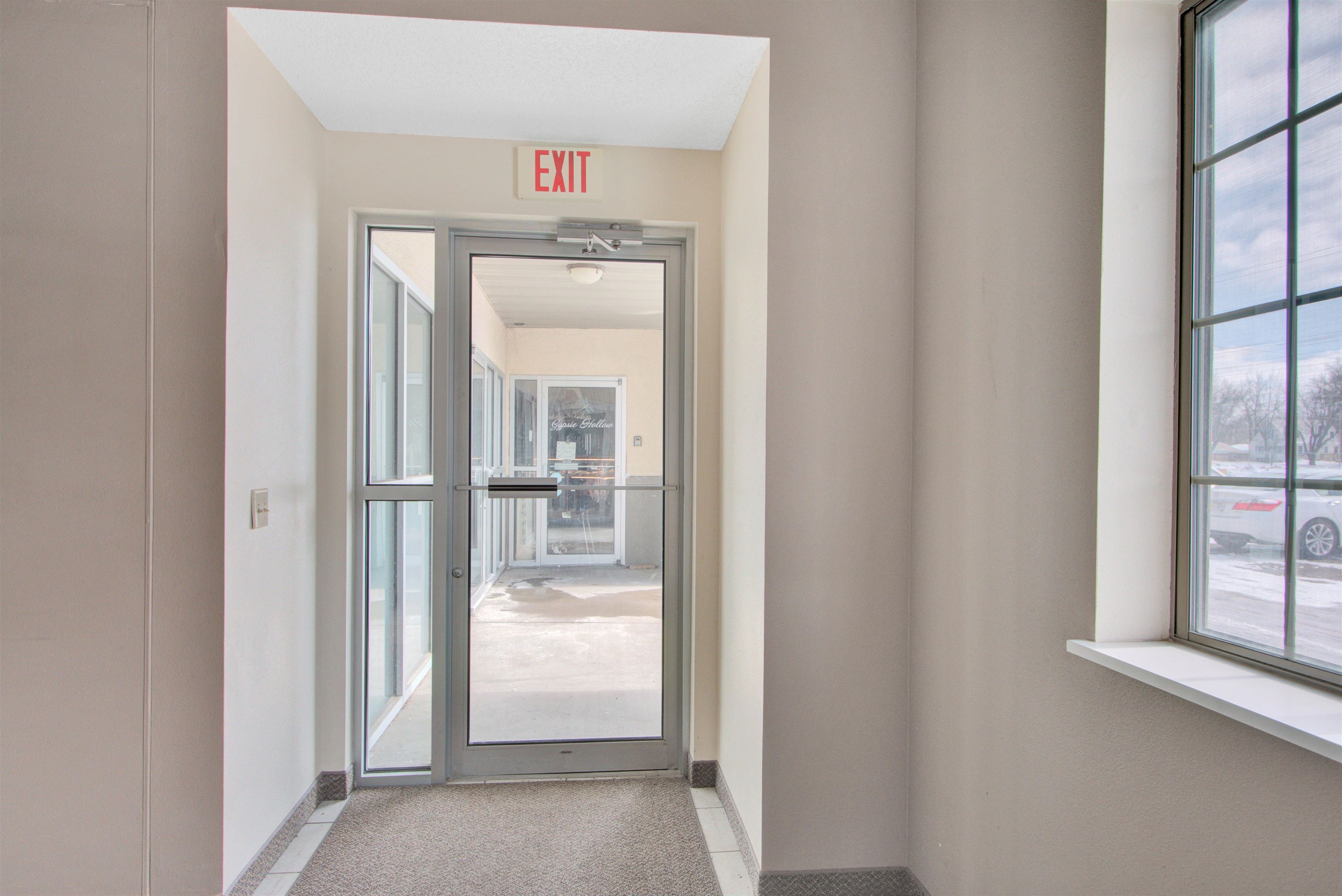 2001 S CENTRAL AVENUE, Marshfield, Wisconsin 54449, ,Commercial/industrial,For Rent,2001 S CENTRAL AVENUE,22501628