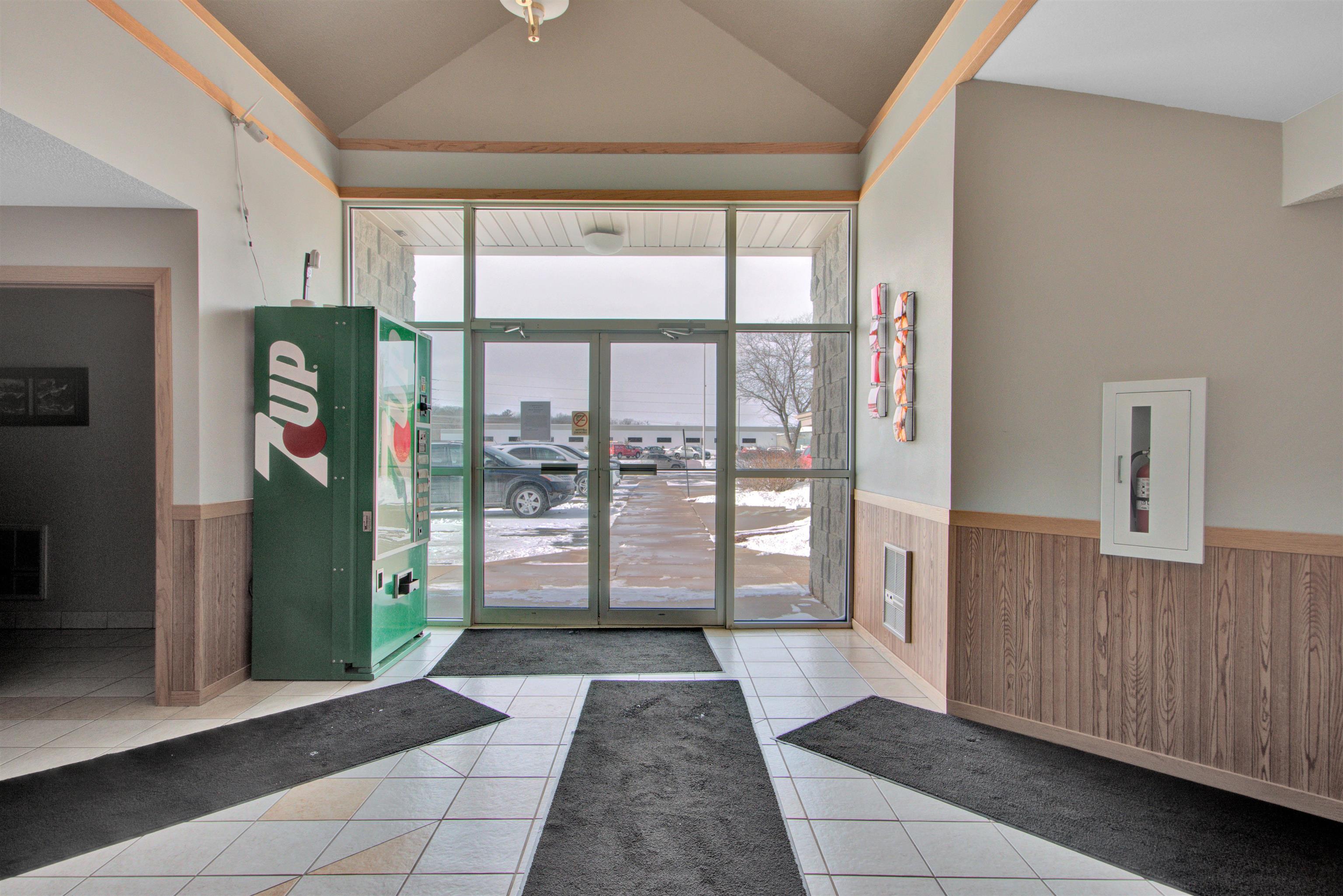 2001 S CENTRAL AVENUE, Marshfield, Wisconsin 54449, ,Commercial/industrial,For Rent,2001 S CENTRAL AVENUE,22501628