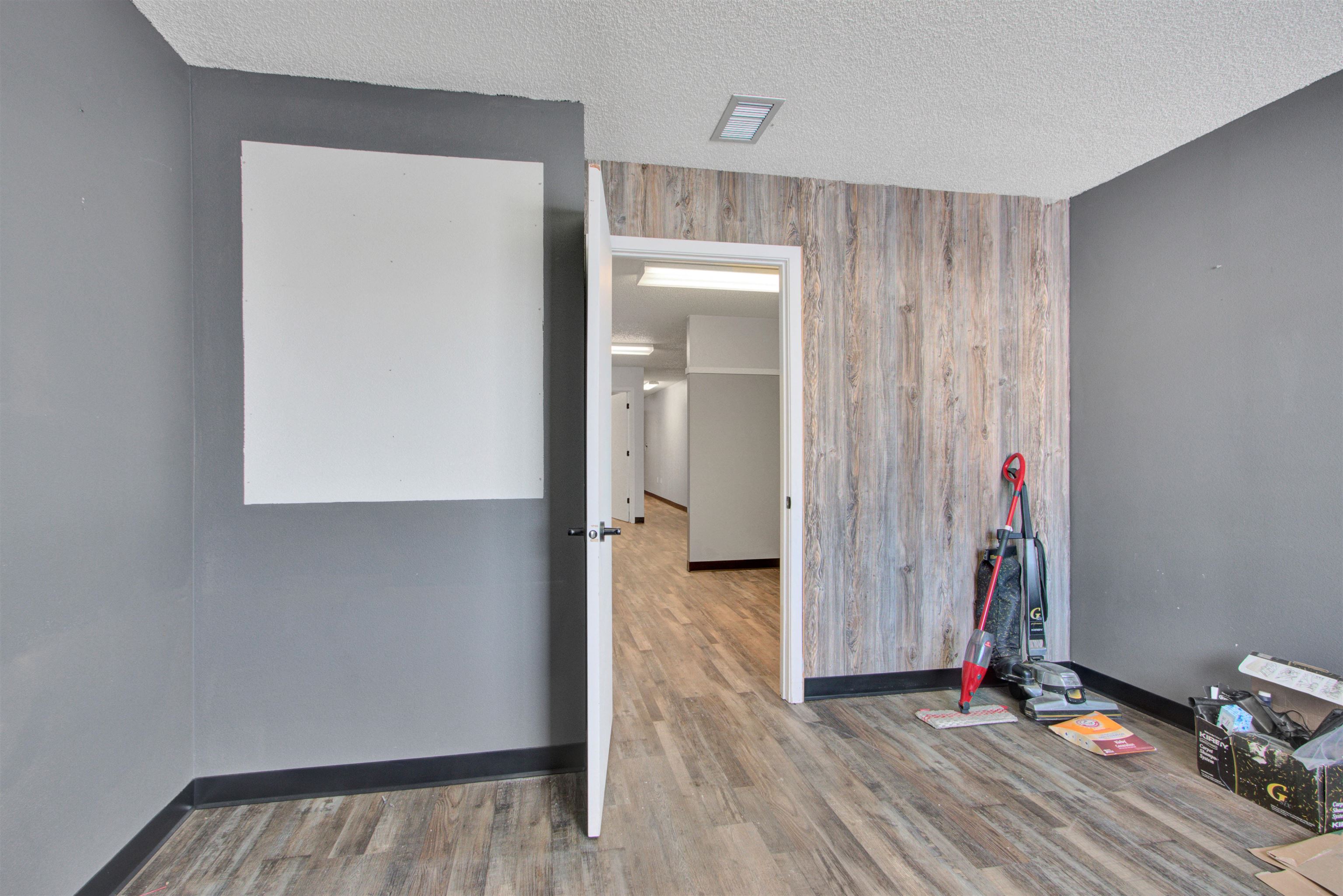 2001 S CENTRAL AVENUE, Marshfield, Wisconsin 54449, ,Commercial/industrial,For Rent,2001 S CENTRAL AVENUE,22501634