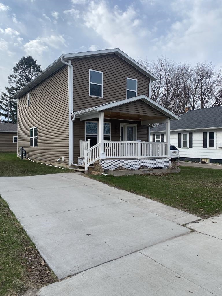 302 N PEACH AVENUE, Marshfield, Wisconsin 54449, 3 Bedrooms Bedrooms, ,2 BathroomsBathrooms,Residential,For Sale,302 N PEACH AVENUE,22501642