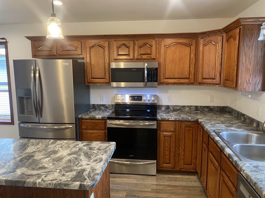 302 N PEACH AVENUE, Marshfield, Wisconsin 54449, 3 Bedrooms Bedrooms, ,2 BathroomsBathrooms,Residential,For Sale,302 N PEACH AVENUE,22501642