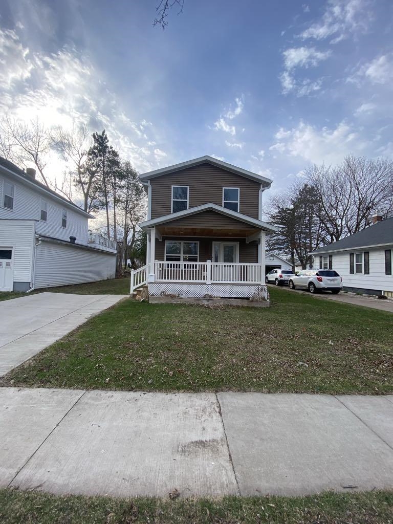 302 N PEACH AVENUE, Marshfield, Wisconsin 54449, 3 Bedrooms Bedrooms, ,2 BathroomsBathrooms,Residential,For Sale,302 N PEACH AVENUE,22501642