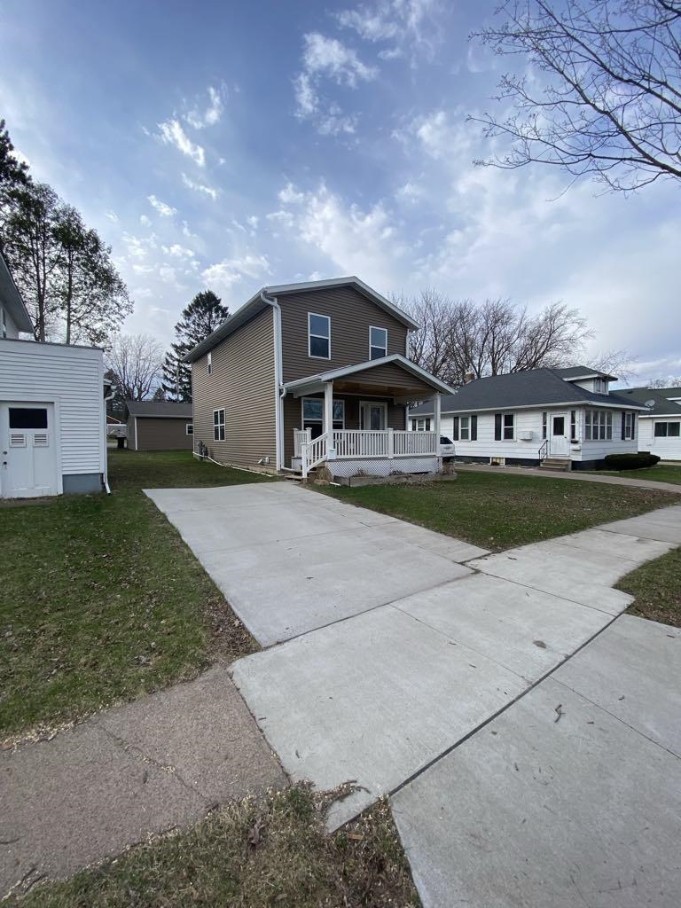 302 N PEACH AVENUE, Marshfield, Wisconsin 54449, 3 Bedrooms Bedrooms, ,2 BathroomsBathrooms,Residential,For Sale,302 N PEACH AVENUE,22501642