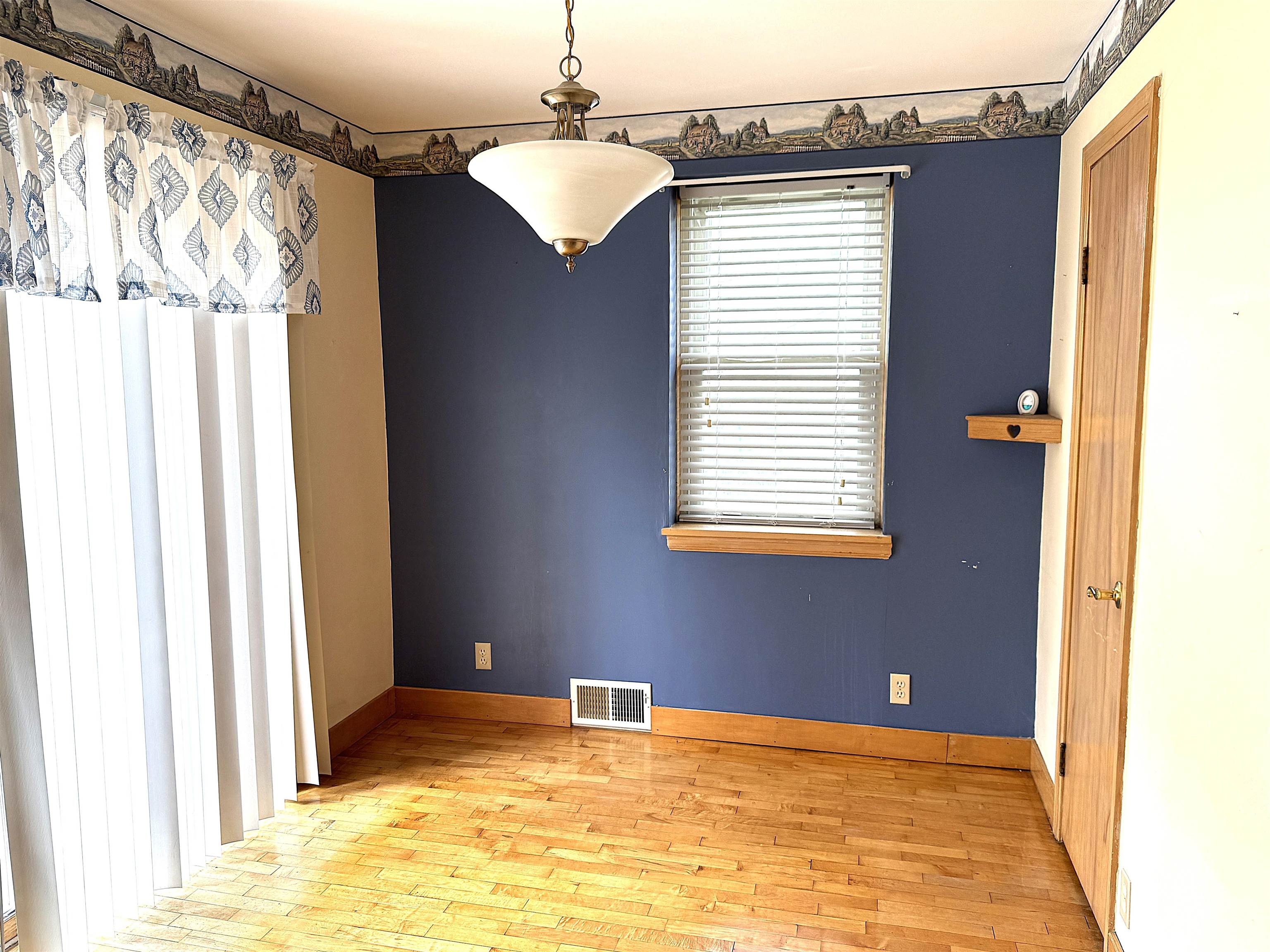 122 WATSON STREET, Antigo, Wisconsin 54409, 2 Bedrooms Bedrooms, ,2 BathroomsBathrooms,Residential,For Sale,122 WATSON STREET,22501644