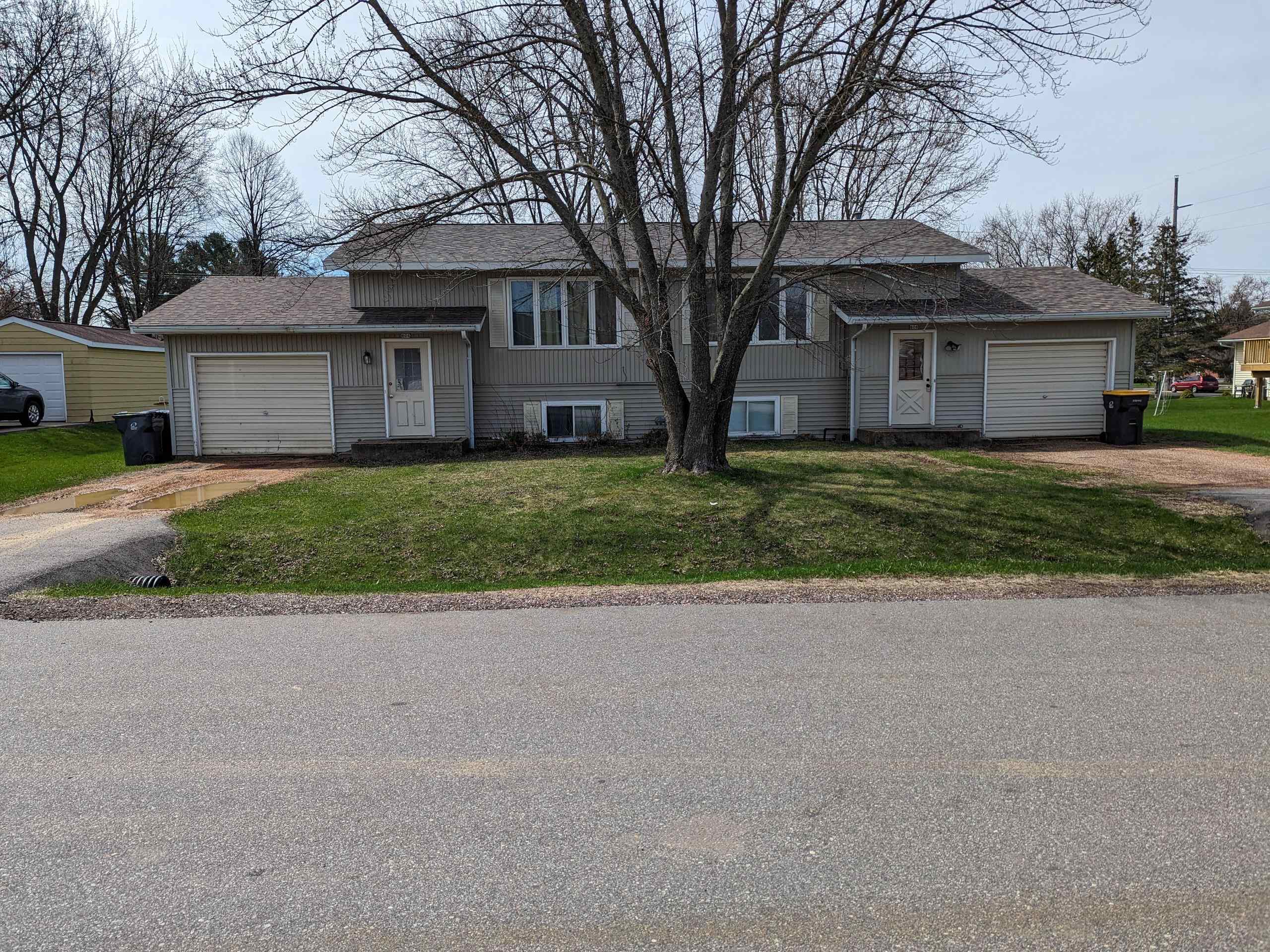 604-606 W 13TH STREET, Marshfield, Wisconsin 54449, 2 Bedrooms Bedrooms, 5 Rooms Rooms,1 BathroomBathrooms,Multi-family,For Sale,604-606 W 13TH STREET,22501650