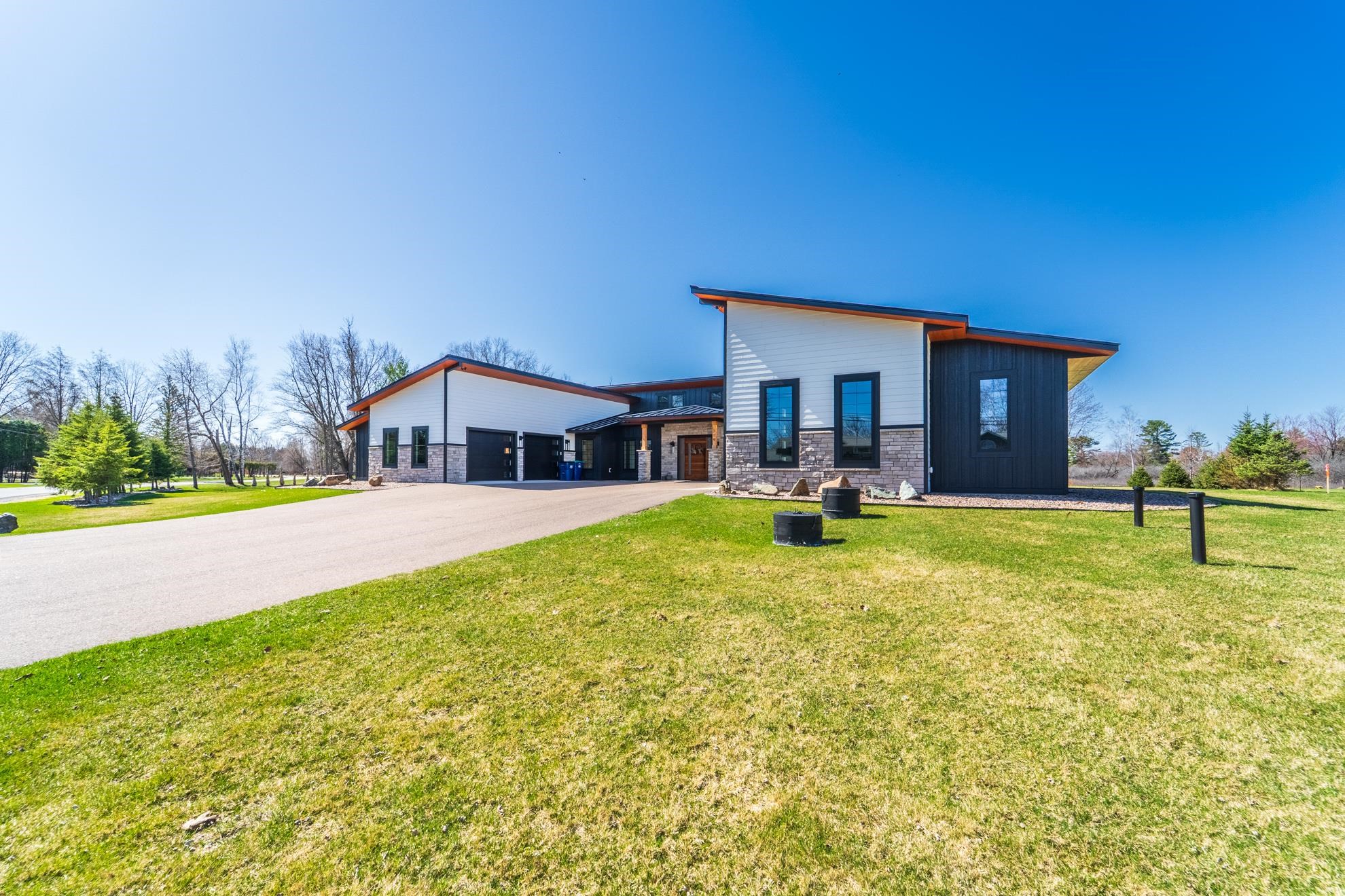 719 COUNTRY CLUB ROAD, Schofield, Wisconsin 54476, 4 Bedrooms Bedrooms, ,3 BathroomsBathrooms,Residential,For Sale,719 COUNTRY CLUB ROAD,22501651