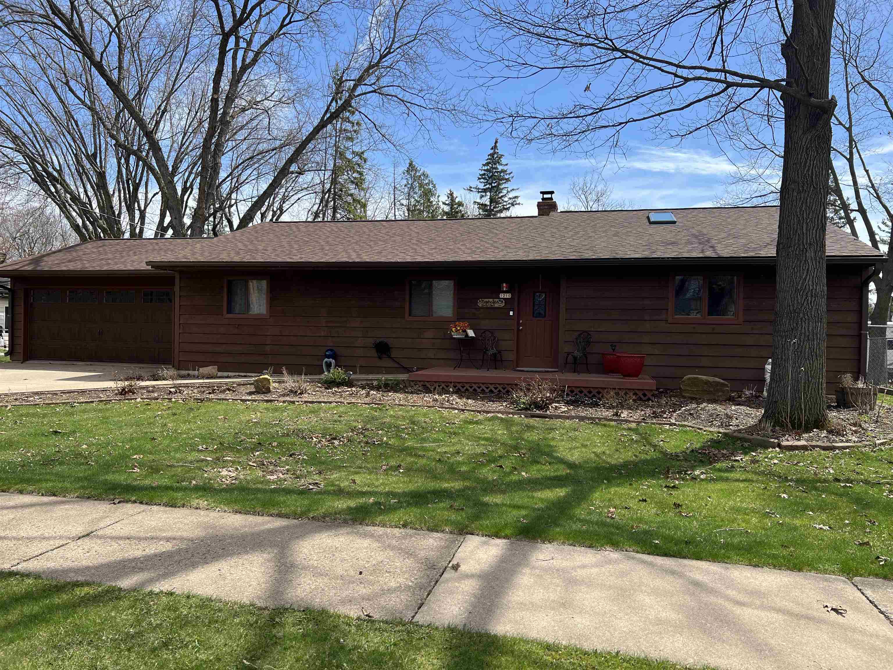 1210 W 8TH STREET, Marshfield, Wisconsin 54449, 3 Bedrooms Bedrooms, ,2 BathroomsBathrooms,Residential,For Sale,1210 W 8TH STREET,22501664