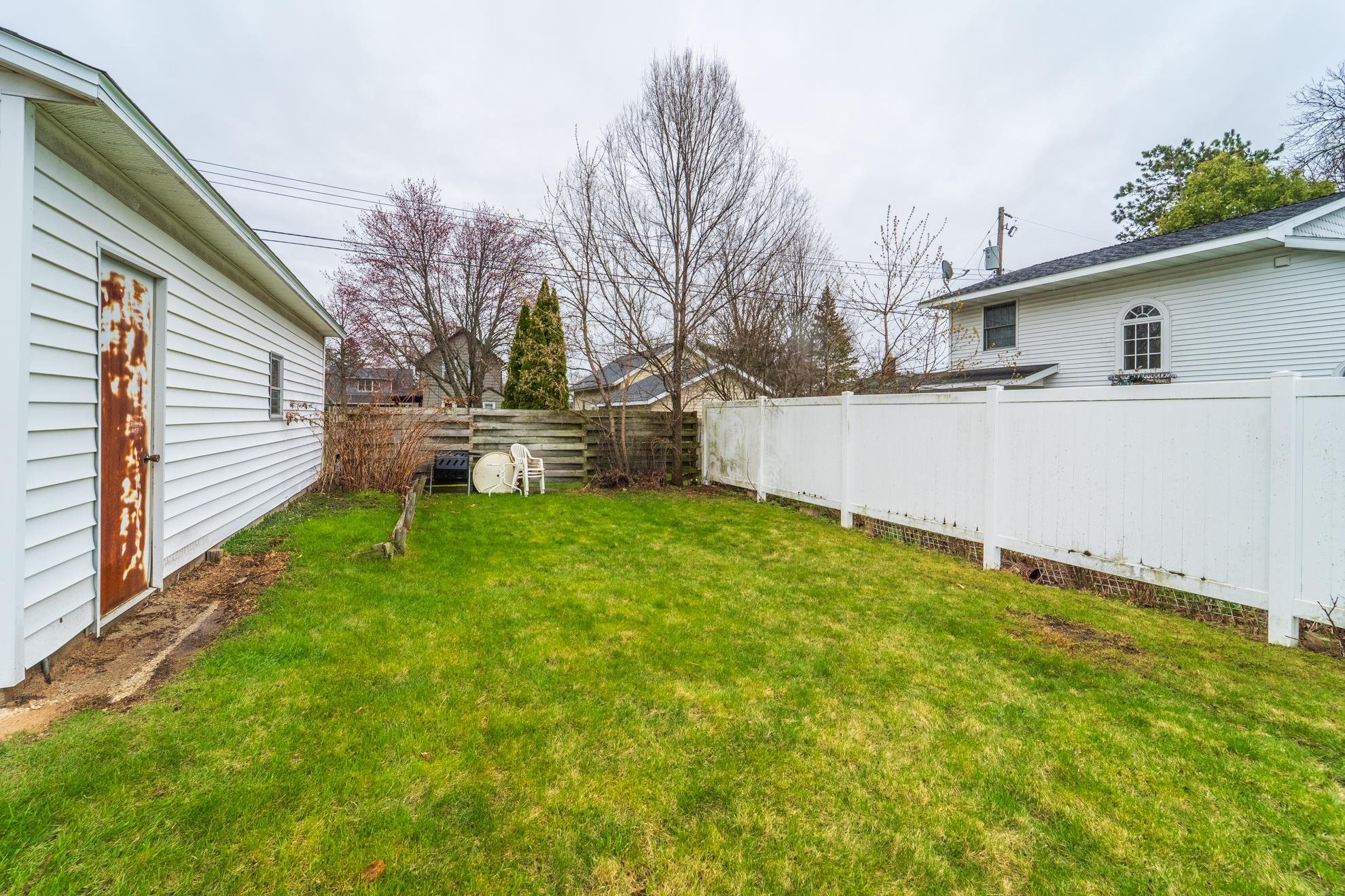 1215 S 9TH AVENUE, Wausau, Wisconsin 54401, 4 Bedrooms Bedrooms, ,1 BathroomBathrooms,Residential,For Sale,1215 S 9TH AVENUE,22501666