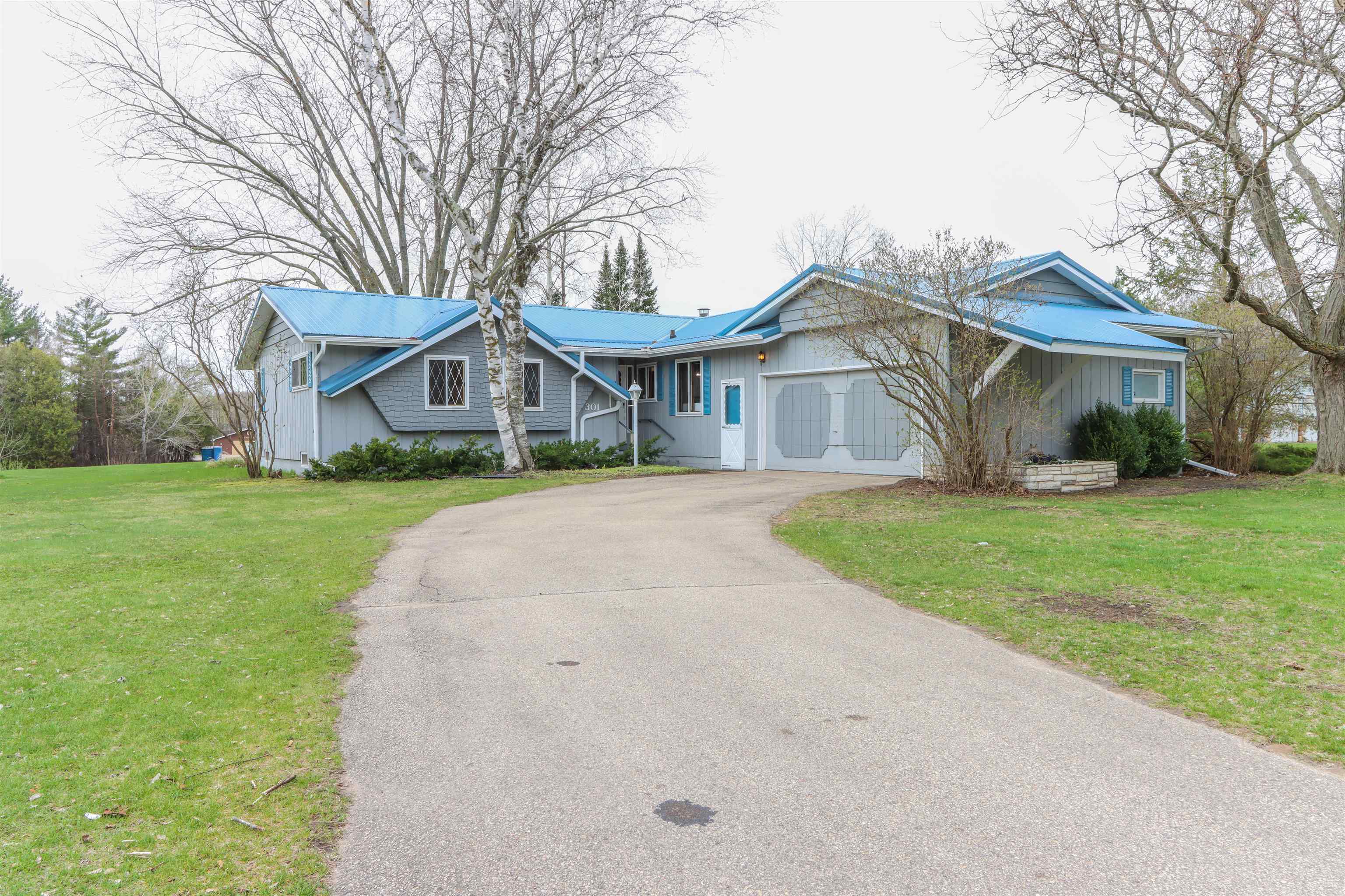 301 RIVERVIEW DRIVE, Marion, Wisconsin 54950, 3 Bedrooms Bedrooms, ,2 BathroomsBathrooms,Residential,For Sale,301 RIVERVIEW DRIVE,22501670
