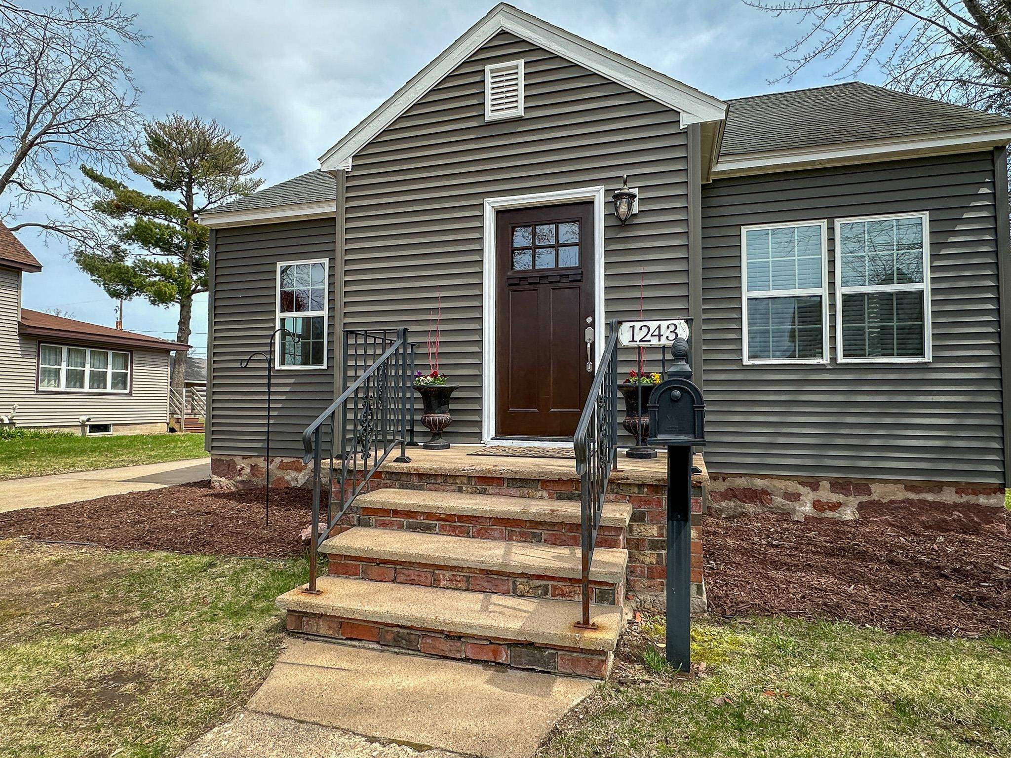 1243 S 7TH AVENUE SOUTH, Wausau, Wisconsin 54401, 3 Bedrooms Bedrooms, ,1 BathroomBathrooms,Residential,For Sale,1243 S 7TH AVENUE SOUTH,22501675