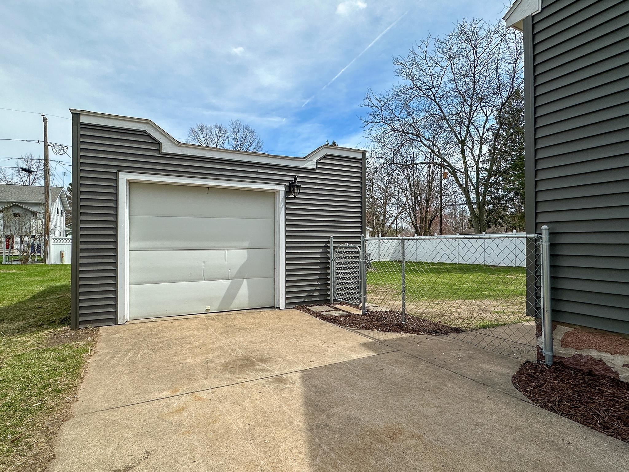 1243 S 7TH AVENUE SOUTH, Wausau, Wisconsin 54401, 3 Bedrooms Bedrooms, ,1 BathroomBathrooms,Residential,For Sale,1243 S 7TH AVENUE SOUTH,22501675