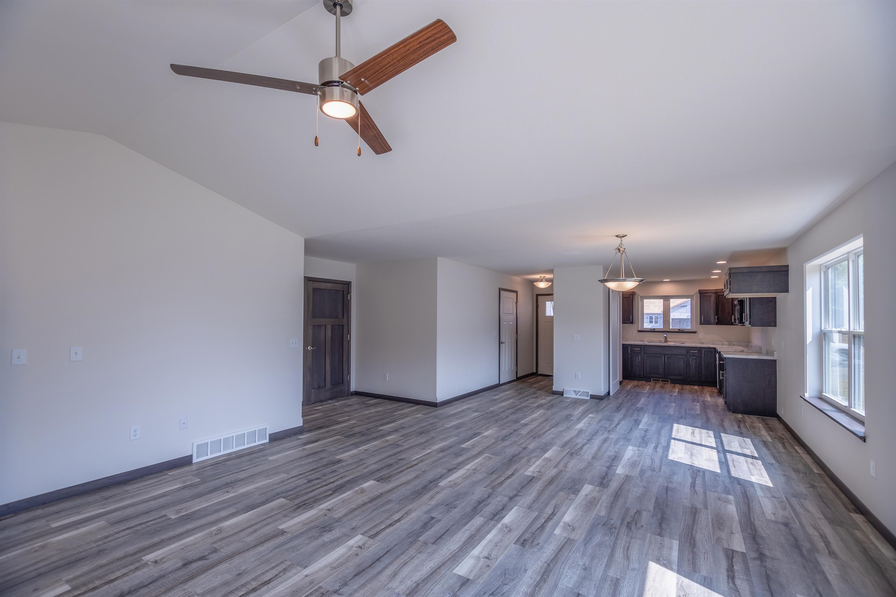 2206 S IRONWOOD AVENUE, Marshfield, Wisconsin 54449, 2 Bedrooms Bedrooms, ,2 BathroomsBathrooms,Residential,For Sale,2206 S IRONWOOD AVENUE,22501694