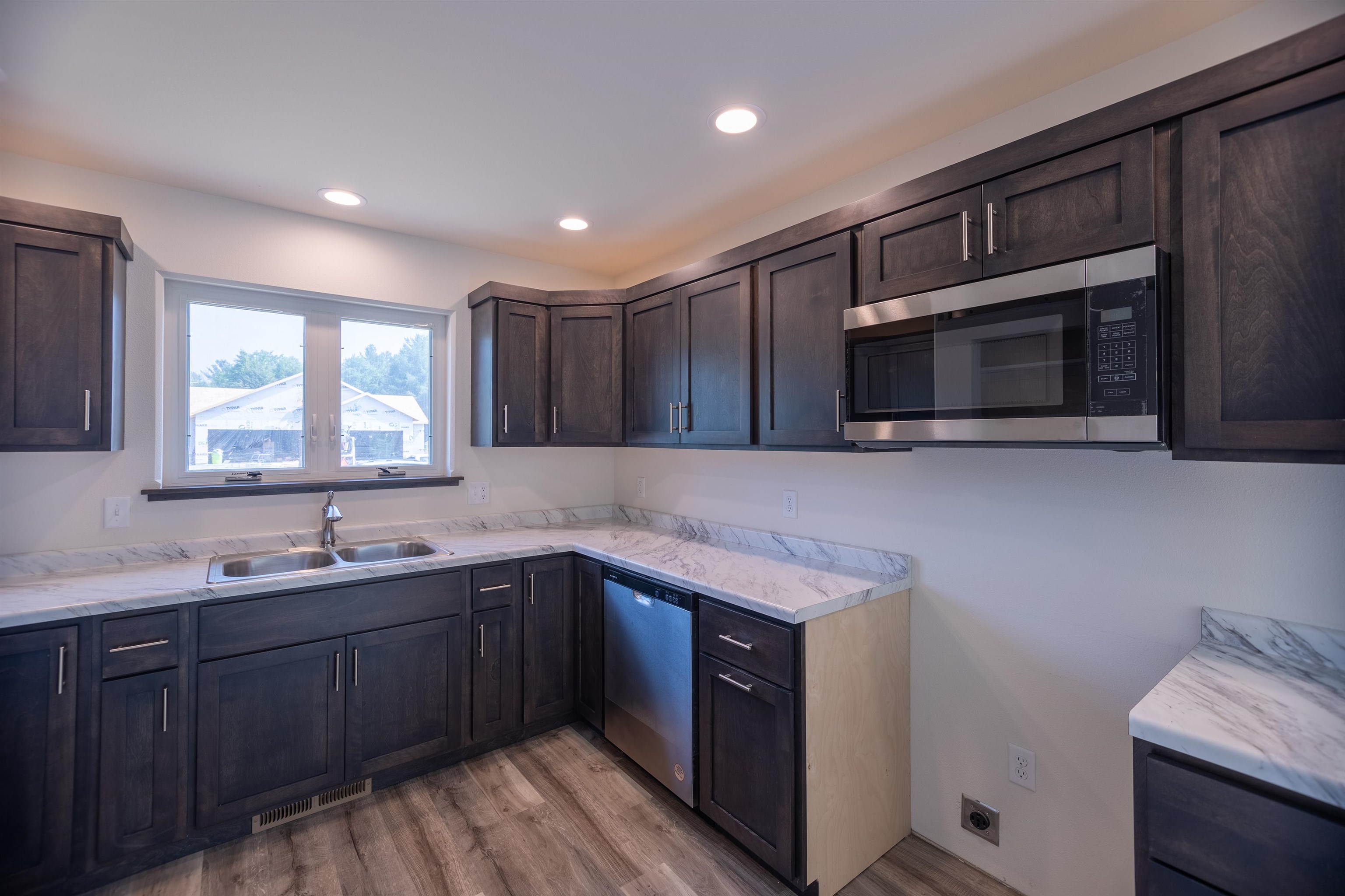 2206 S IRONWOOD AVENUE, Marshfield, Wisconsin 54449, 2 Bedrooms Bedrooms, ,2 BathroomsBathrooms,Residential,For Sale,2206 S IRONWOOD AVENUE,22501694