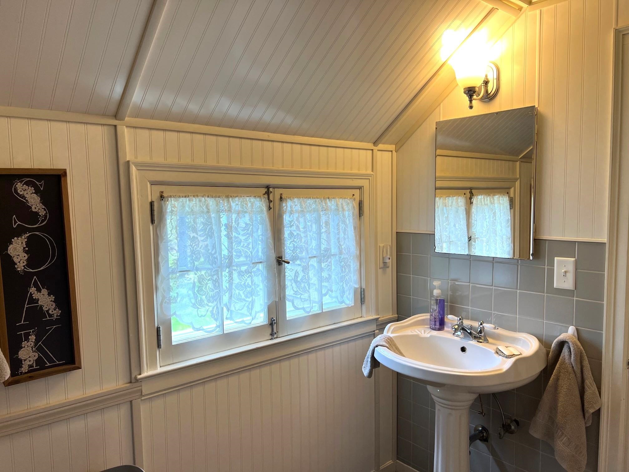 1002 W 8TH STREET, Marshfield, Wisconsin 54449, 4 Bedrooms Bedrooms, ,2 BathroomsBathrooms,Residential,For Sale,1002 W 8TH STREET,22501741