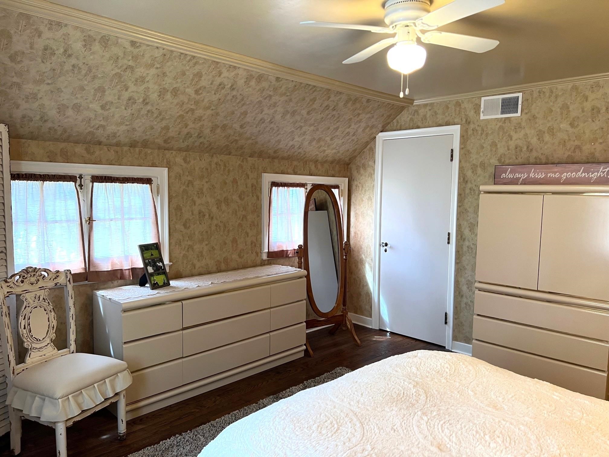 1002 W 8TH STREET, Marshfield, Wisconsin 54449, 4 Bedrooms Bedrooms, ,2 BathroomsBathrooms,Residential,For Sale,1002 W 8TH STREET,22501741