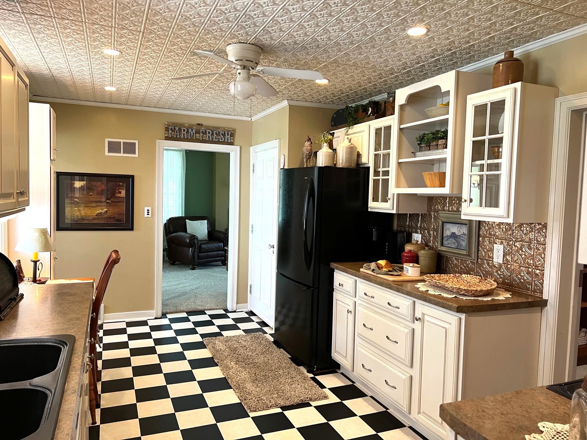 1002 W 8TH STREET, Marshfield, Wisconsin 54449, 4 Bedrooms Bedrooms, ,2 BathroomsBathrooms,Residential,For Sale,1002 W 8TH STREET,22501741