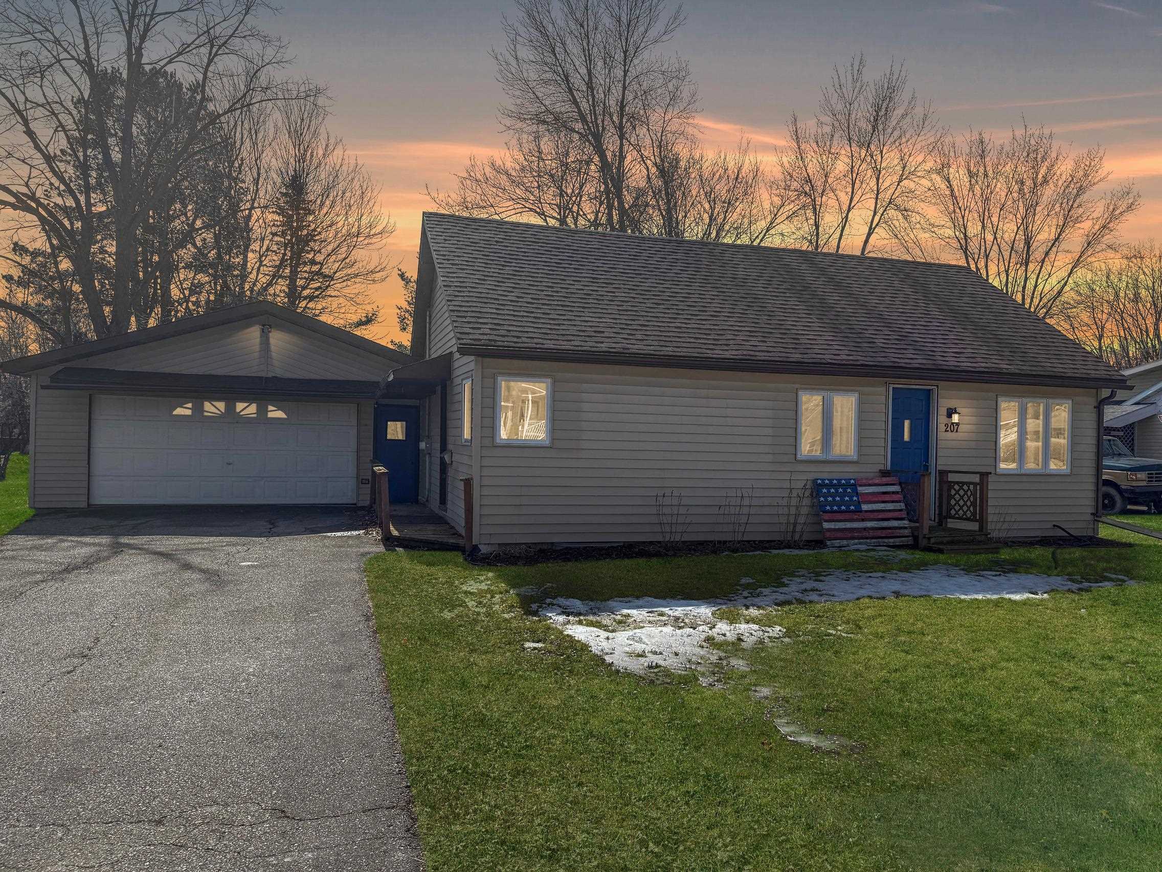 207 W DEARBORN STREET, Spencer, Wisconsin 54479, 3 Bedrooms Bedrooms, ,1 BathroomBathrooms,Residential,For Sale,207 W DEARBORN STREET,22501749