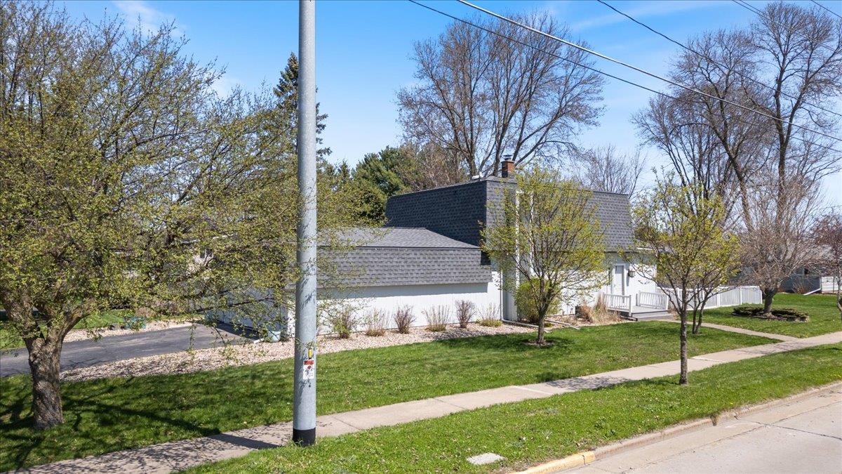1101 E 17TH STREET, Marshfield, Wisconsin 54449, 3 Bedrooms Bedrooms, ,2 BathroomsBathrooms,Residential,For Sale,1101 E 17TH STREET,22501751