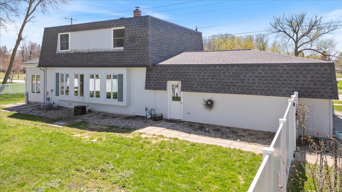 1101 E 17TH STREET, Marshfield, Wisconsin 54449, 3 Bedrooms Bedrooms, ,2 BathroomsBathrooms,Residential,For Sale,1101 E 17TH STREET,22501751