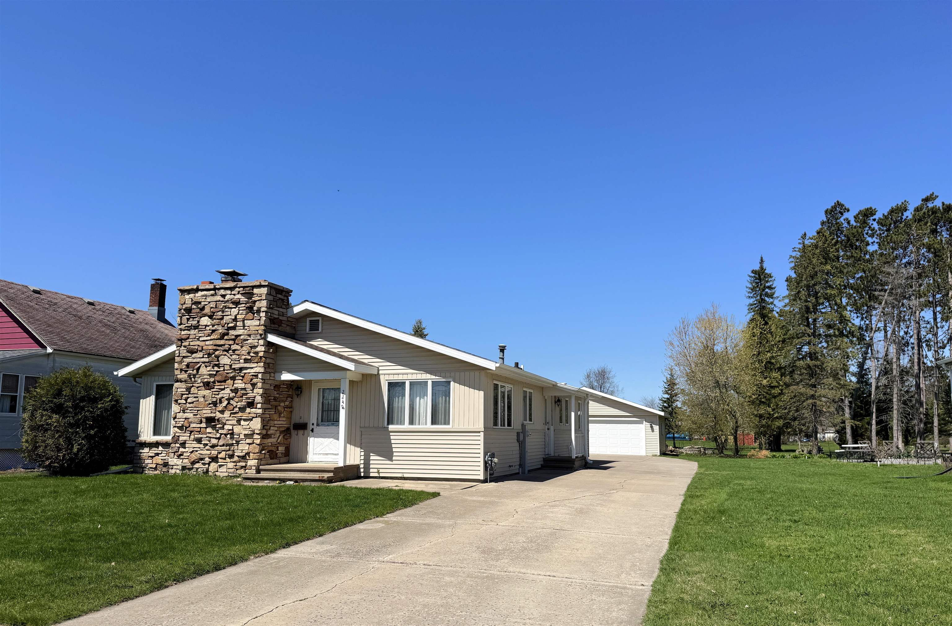 224 E 5TH AVENUE, Antigo, Wisconsin 54409, 3 Bedrooms Bedrooms, ,1 BathroomBathrooms,Residential,For Sale,224 E 5TH AVENUE,22501773
