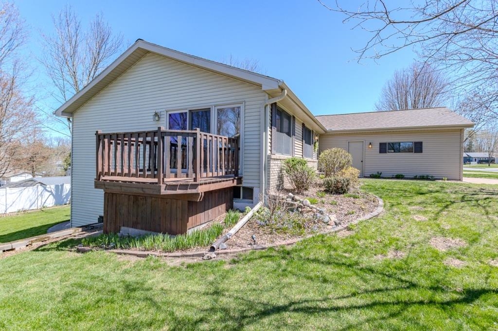 1116 WINTON STREET, Wausau, Wisconsin 54403, 4 Bedrooms Bedrooms, ,3 BathroomsBathrooms,Residential,For Sale,1116 WINTON STREET,22501779