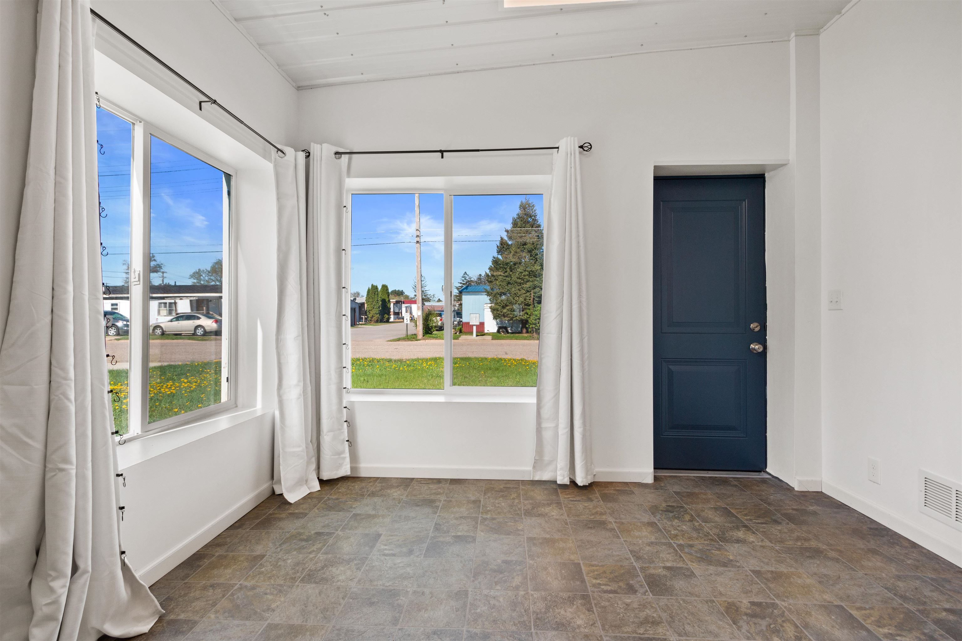657 ELM STREET, Black River Falls, Wisconsin 54615, 3 Bedrooms Bedrooms, ,1 BathroomBathrooms,Residential,For Sale,657 ELM STREET,22501791