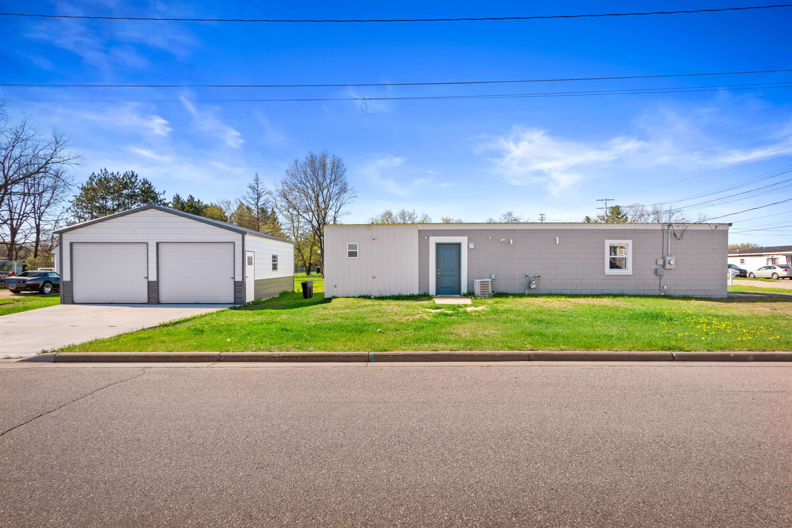 657 ELM STREET, Black River Falls, Wisconsin 54615, 3 Bedrooms Bedrooms, ,1 BathroomBathrooms,Residential,For Sale,657 ELM STREET,22501791