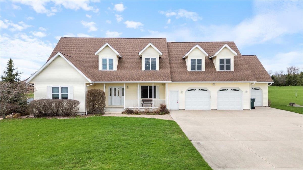 112104 WINTERBERRY CIRCLE, Marshfield, Wisconsin 54449, 5 Bedrooms Bedrooms, ,4 BathroomsBathrooms,Residential,For Sale,112104 WINTERBERRY CIRCLE,22501820