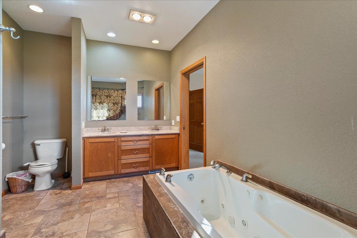 112104 WINTERBERRY CIRCLE, Marshfield, Wisconsin 54449, 5 Bedrooms Bedrooms, ,4 BathroomsBathrooms,Residential,For Sale,112104 WINTERBERRY CIRCLE,22501820