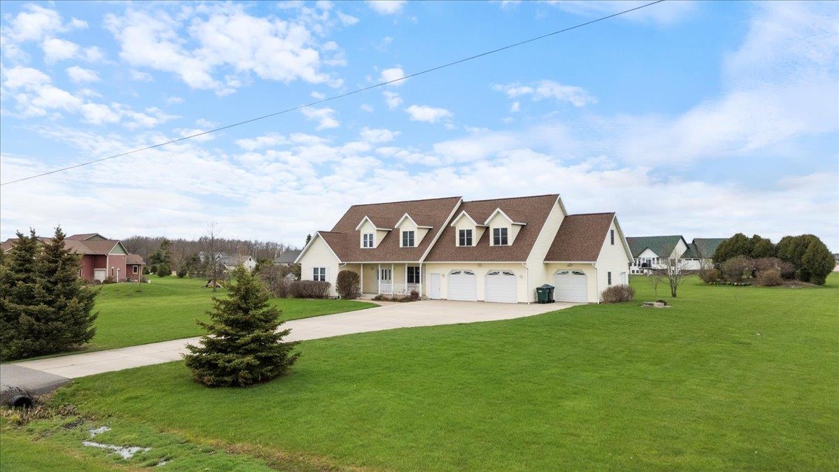 112104 WINTERBERRY CIRCLE, Marshfield, Wisconsin 54449, 5 Bedrooms Bedrooms, ,4 BathroomsBathrooms,Residential,For Sale,112104 WINTERBERRY CIRCLE,22501820