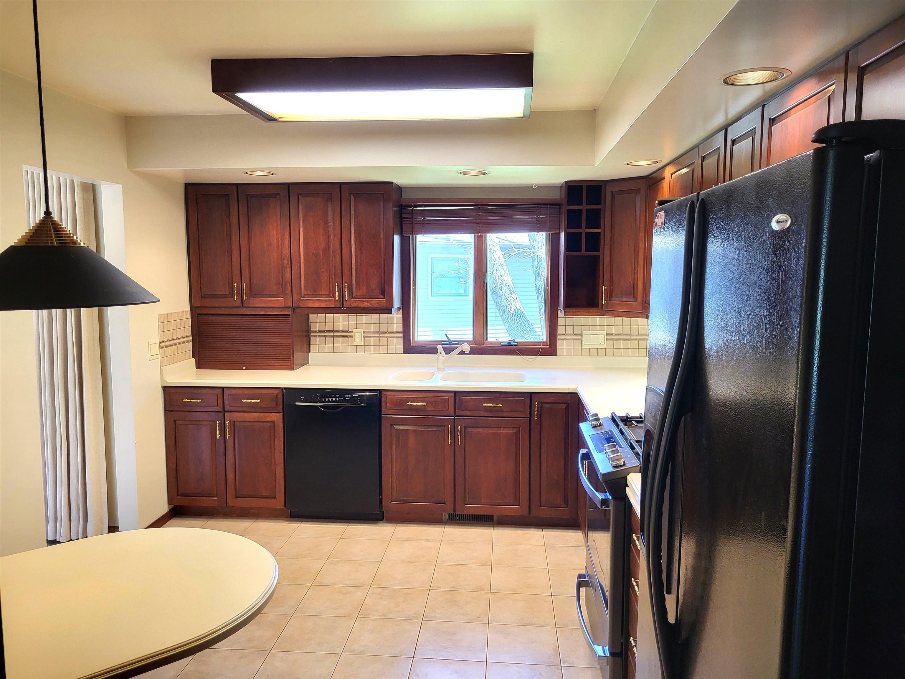 411 N ADAMS AVENUE, Marshfield, Wisconsin 54449, 3 Bedrooms Bedrooms, ,2 BathroomsBathrooms,Residential,For Sale,411 N ADAMS AVENUE,22501832