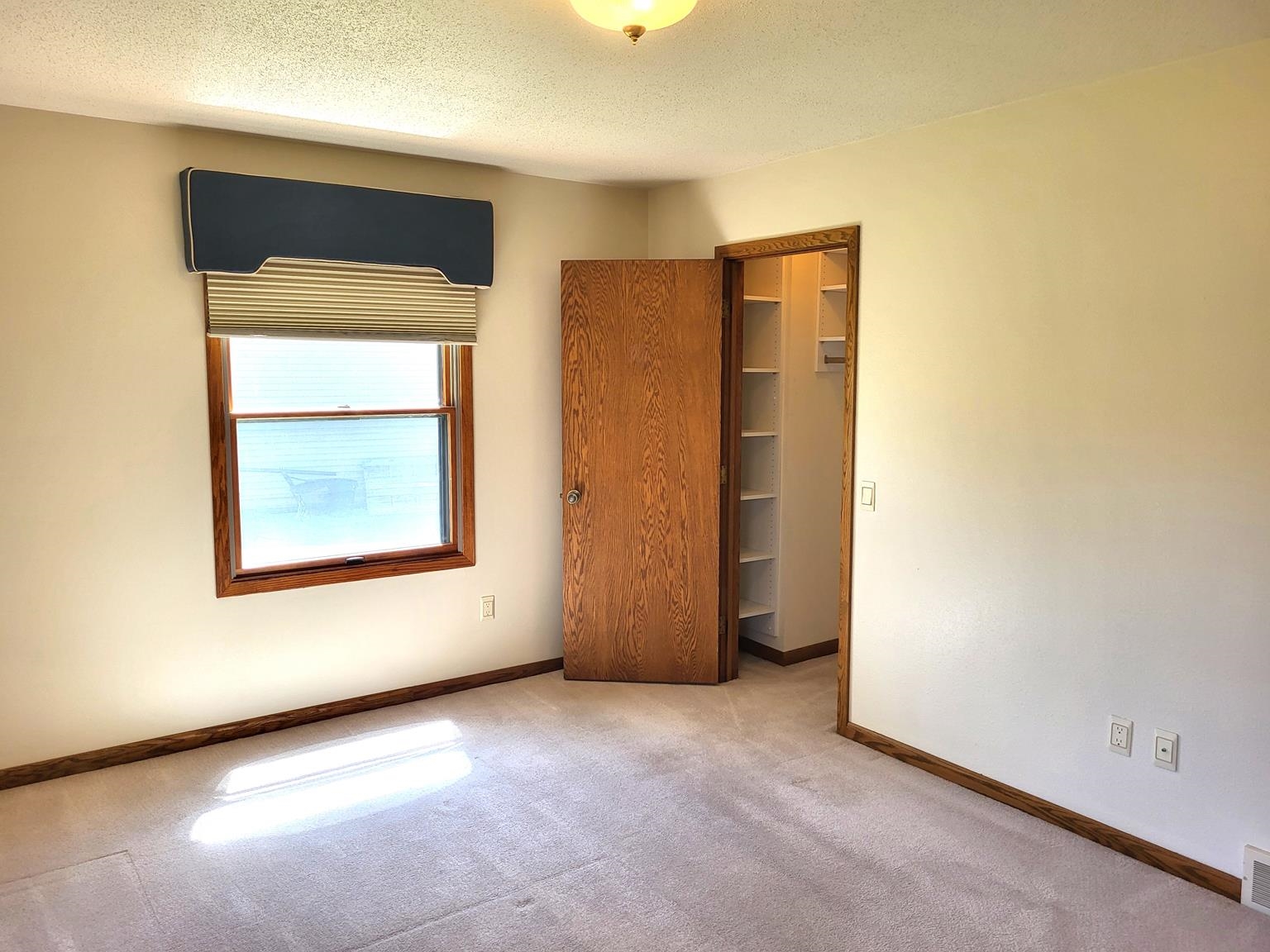 411 N ADAMS AVENUE, Marshfield, Wisconsin 54449, 3 Bedrooms Bedrooms, ,2 BathroomsBathrooms,Residential,For Sale,411 N ADAMS AVENUE,22501832